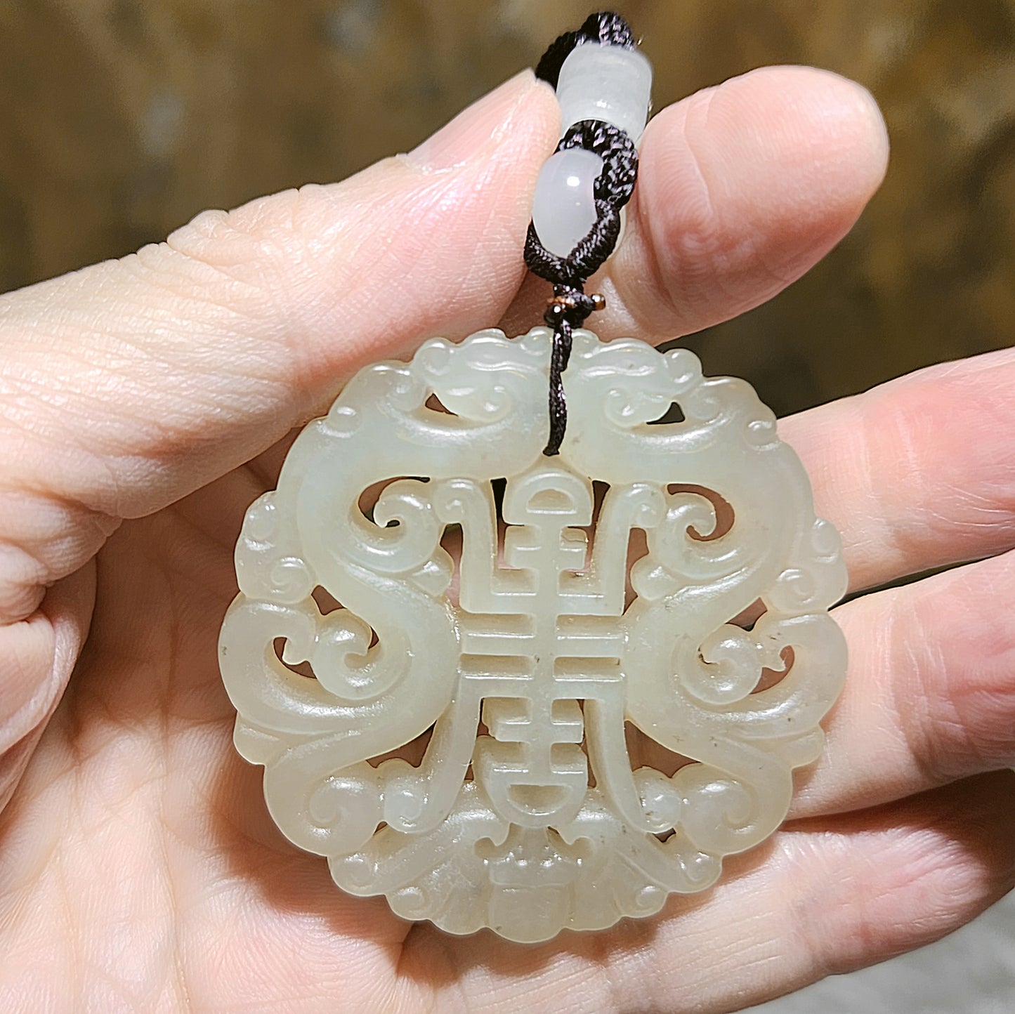 Premium Nephrite warm white light green hue hollowed out carved on both sides double dragons, bat and "longevity (寿) Jade pendant (with certificate) 优质和田玉暖白淡绿镂空双面刻双龙蝙蝠小篆体"寿"字吊坠(带证书)