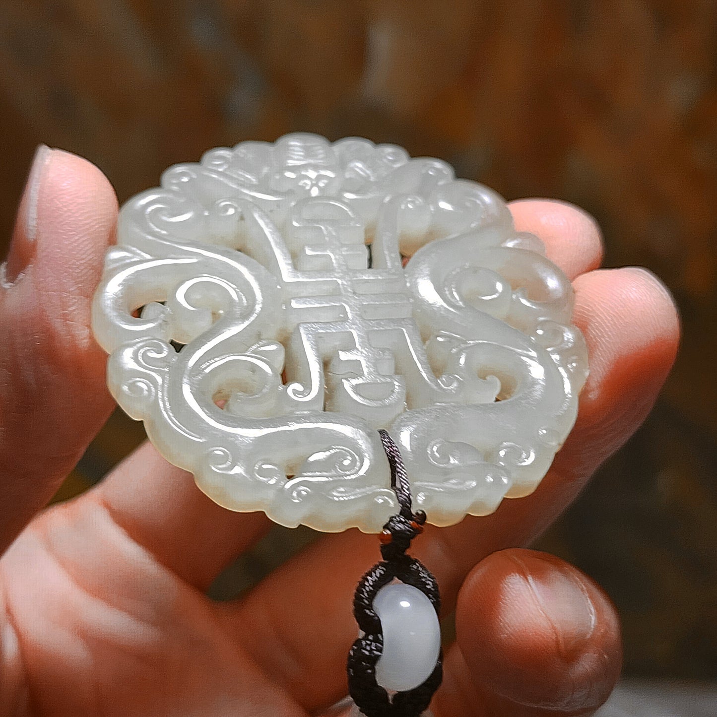 Premium Nephrite warm white light green hue hollowed out carved on both sides double dragons, bat and "longevity (寿) Jade pendant (with certificate) 优质和田玉暖白淡绿镂空双面刻双龙蝙蝠小篆体"寿"字吊坠(带证书)