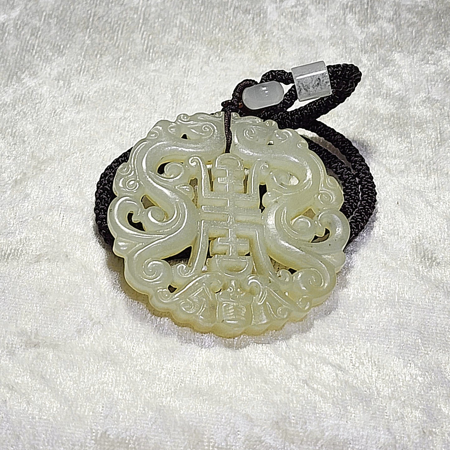 Premium Nephrite warm white light green hue hollowed out carved on both sides double dragons, bat and "longevity (寿) Jade pendant (with certificate) 优质和田玉暖白淡绿镂空双面刻双龙蝙蝠小篆体"寿"字吊坠(带证书)