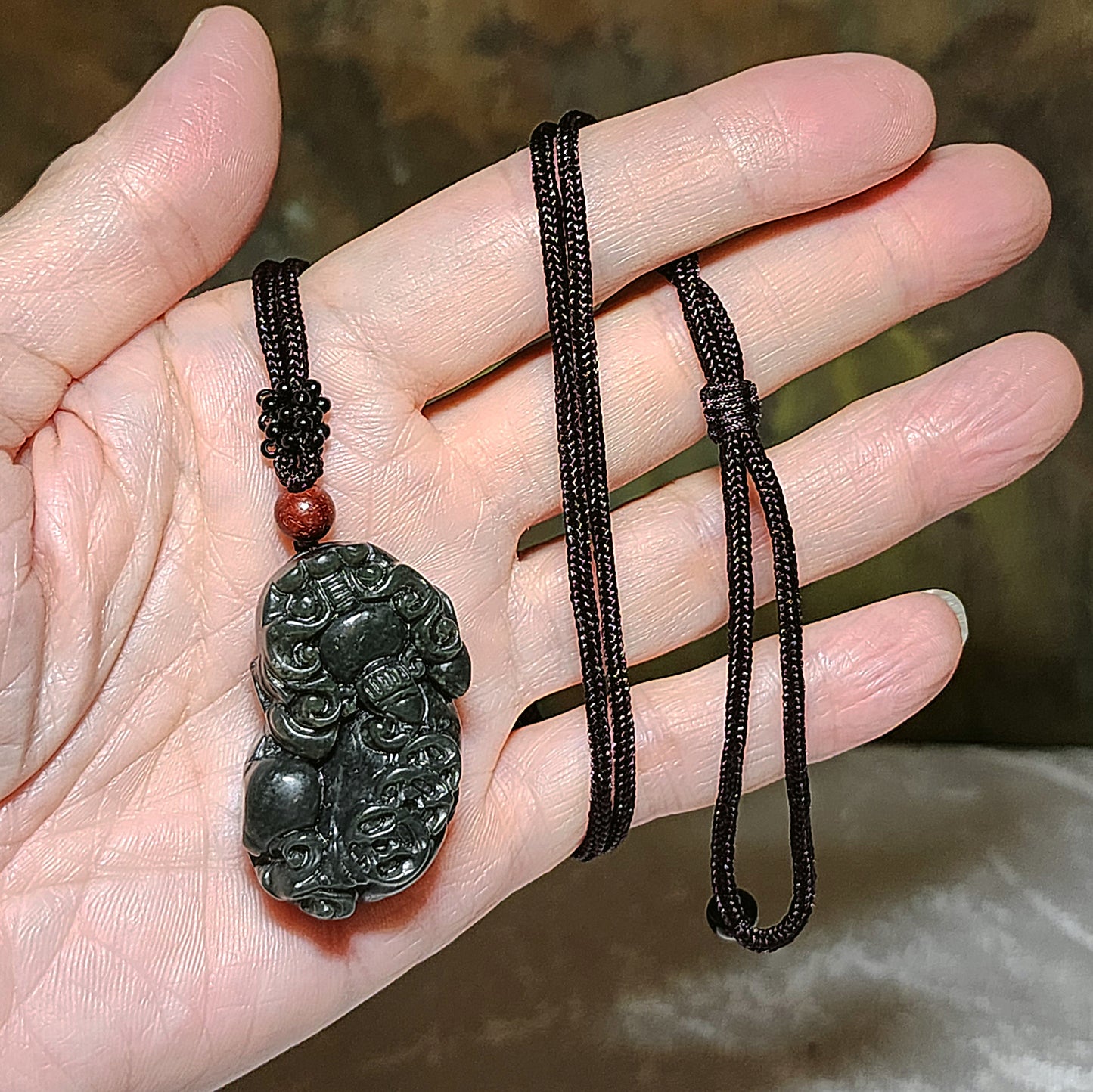 39.3mm Premium Nephrite deep green Pi Xiu Jade pendant (with certificate) 优质和田玉深青玉貔貅吊坠(带证书)