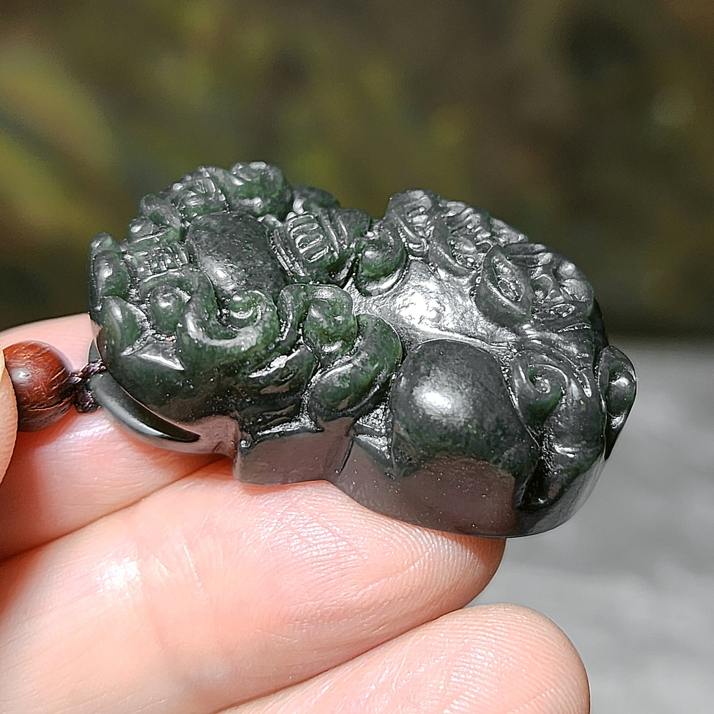39.3mm Premium Nephrite deep green Pi Xiu Jade pendant (with certificate) 优质和田玉深青玉貔貅吊坠(带证书)