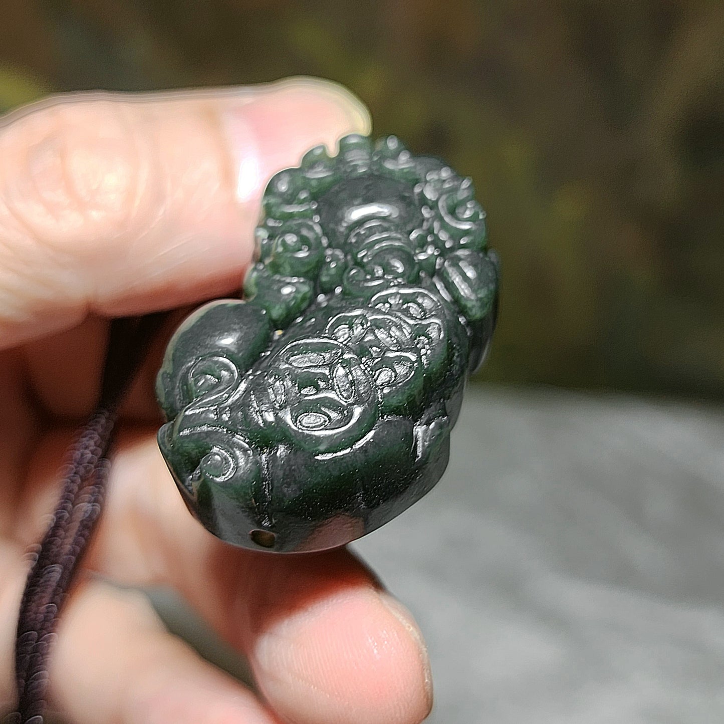 39.3mm Premium Nephrite deep green Pi Xiu Jade pendant (with certificate) 优质和田玉深青玉貔貅吊坠(带证书)