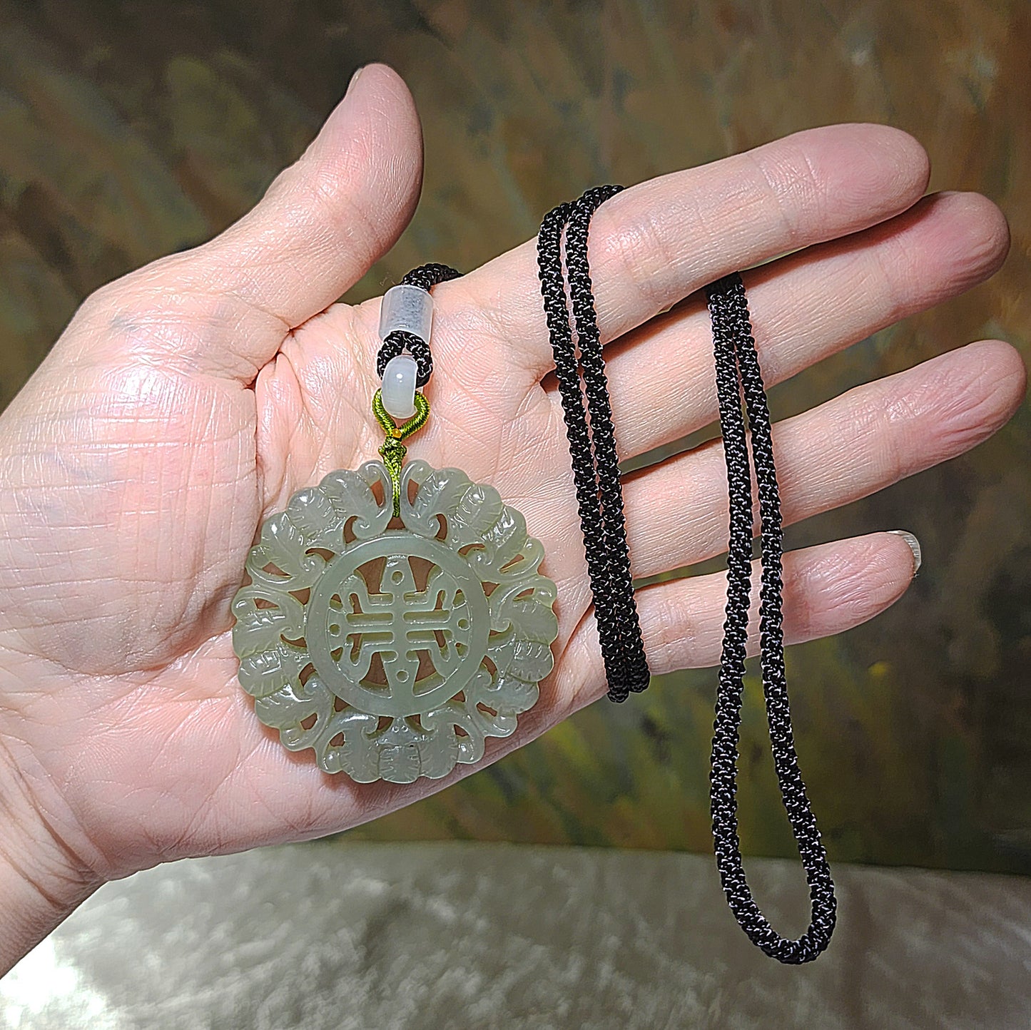Premium Nephrite light green hollowed out carved on both sides 5 Bats & Longevity (寿) Jade pendant (with certificate) 优质和田玉淡绿镂空双面刻五福(蝙蝠)小篆体"寿"字吊坠(带证书)