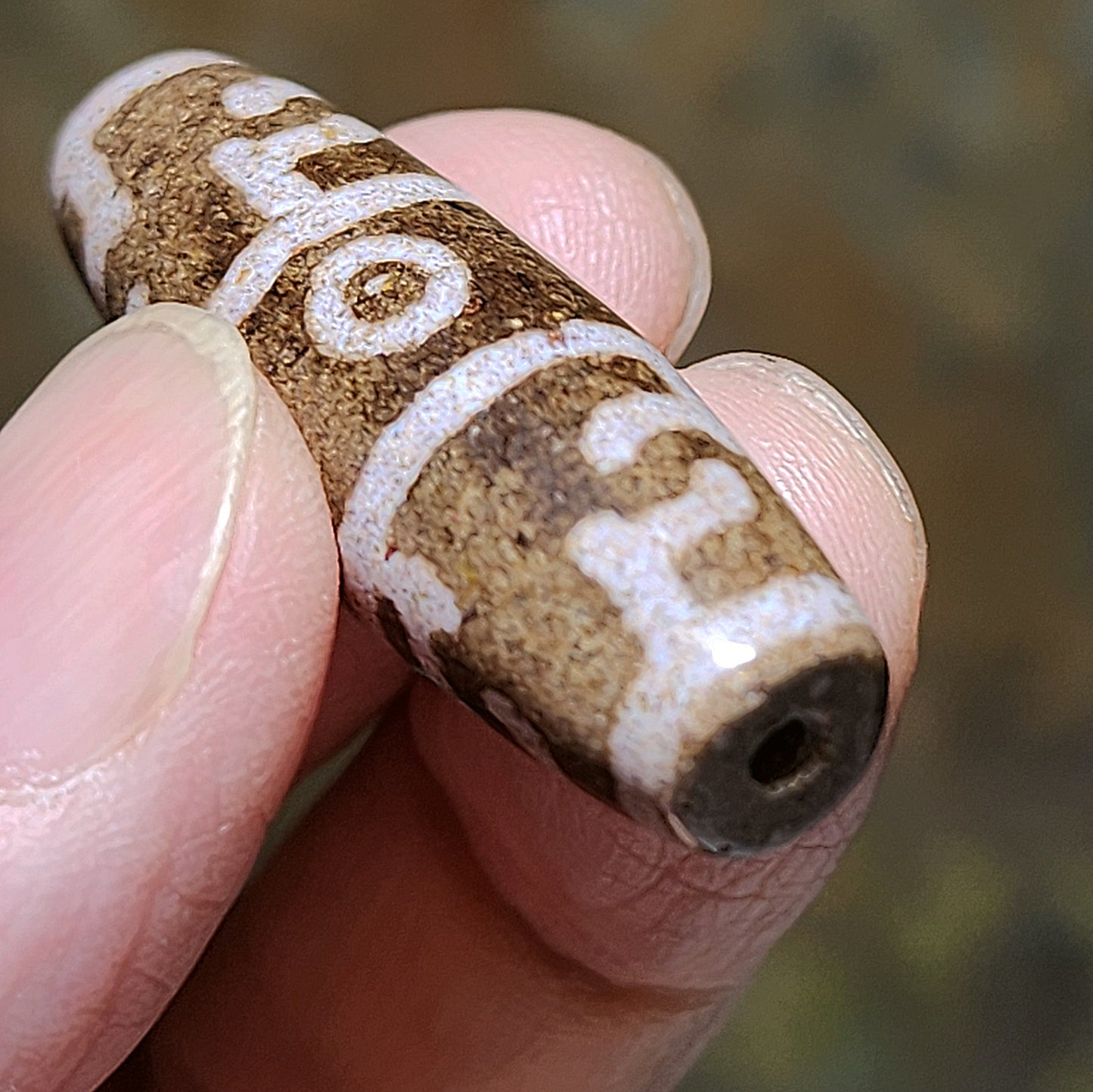 38.3mm aged Tibetan Xang Xung (Zhang Zhung) 3 Eyes Dharma Vajra Dzi with red spots pendant (with certificate, free necklace cord) 西藏老矿象雄满朱砂三眼莲师法器天珠(带证书送项链绳)