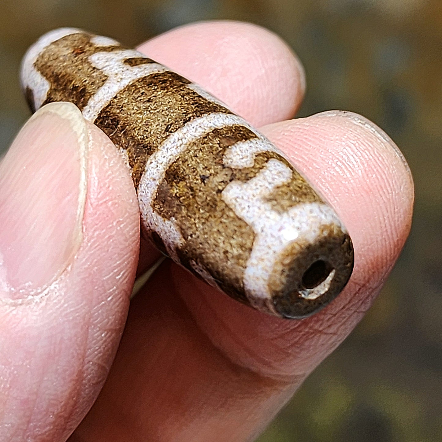 38.3mm aged Tibetan Xang Xung (Zhang Zhung) 3 Eyes Dharma Vajra Dzi with red spots pendant (with certificate, free necklace cord) 西藏老矿象雄满朱砂三眼莲师法器天珠(带证书送项链绳)