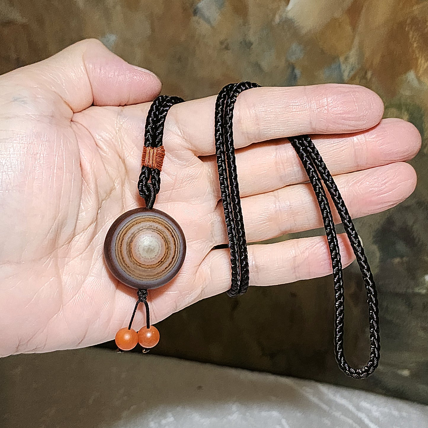 Premium Tibetan Lukmik (tabular round) Dzi and Baoshan Nan Hong pendant 西藏羊眼板珠(即马眼板珠)天珠天然眼配搭保山南红吊坠