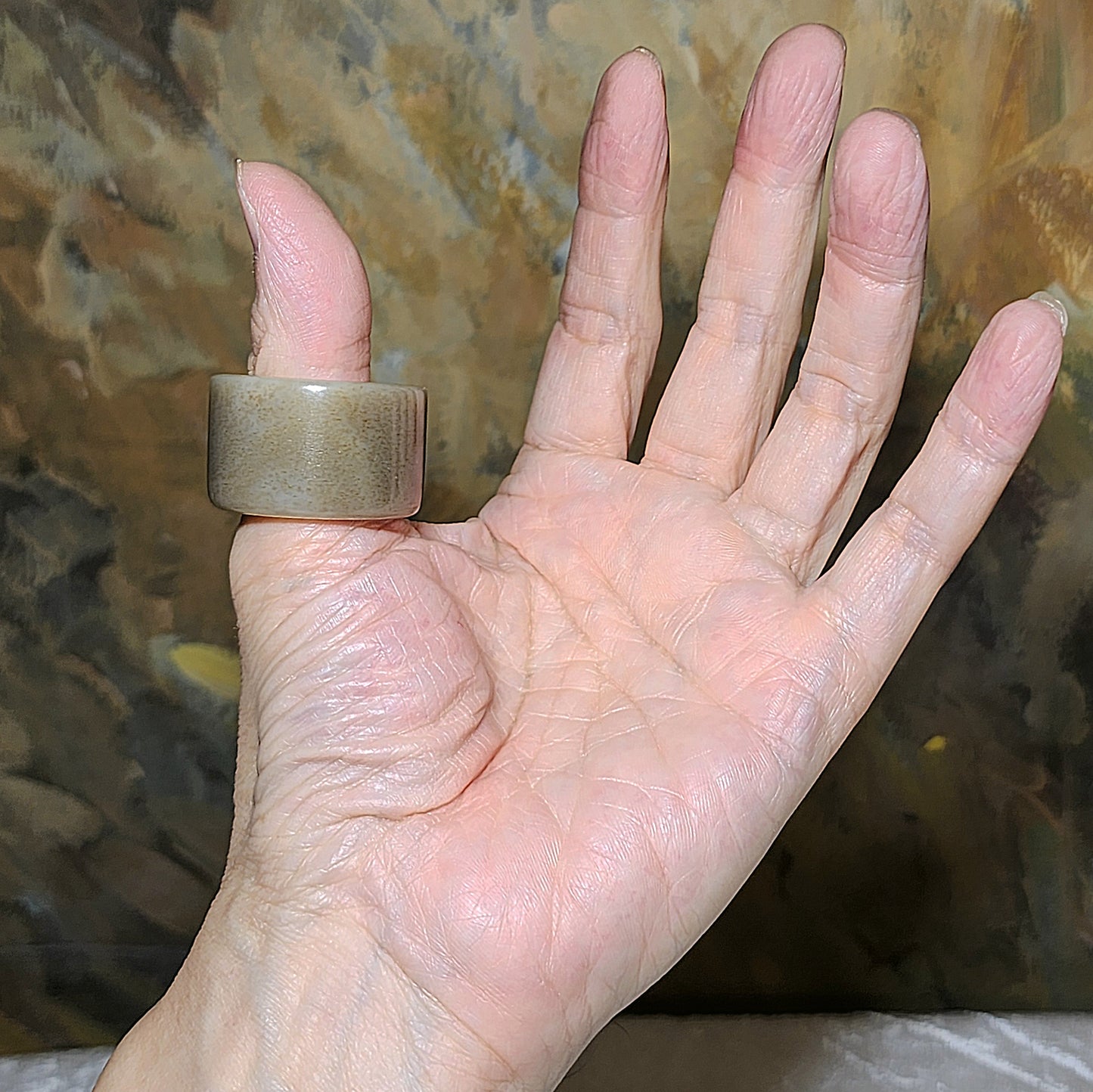 21.8mm Premium Nephrite caramel brown thumb ring (with certificate) 精品和田玉且末糖扳指(带证书)