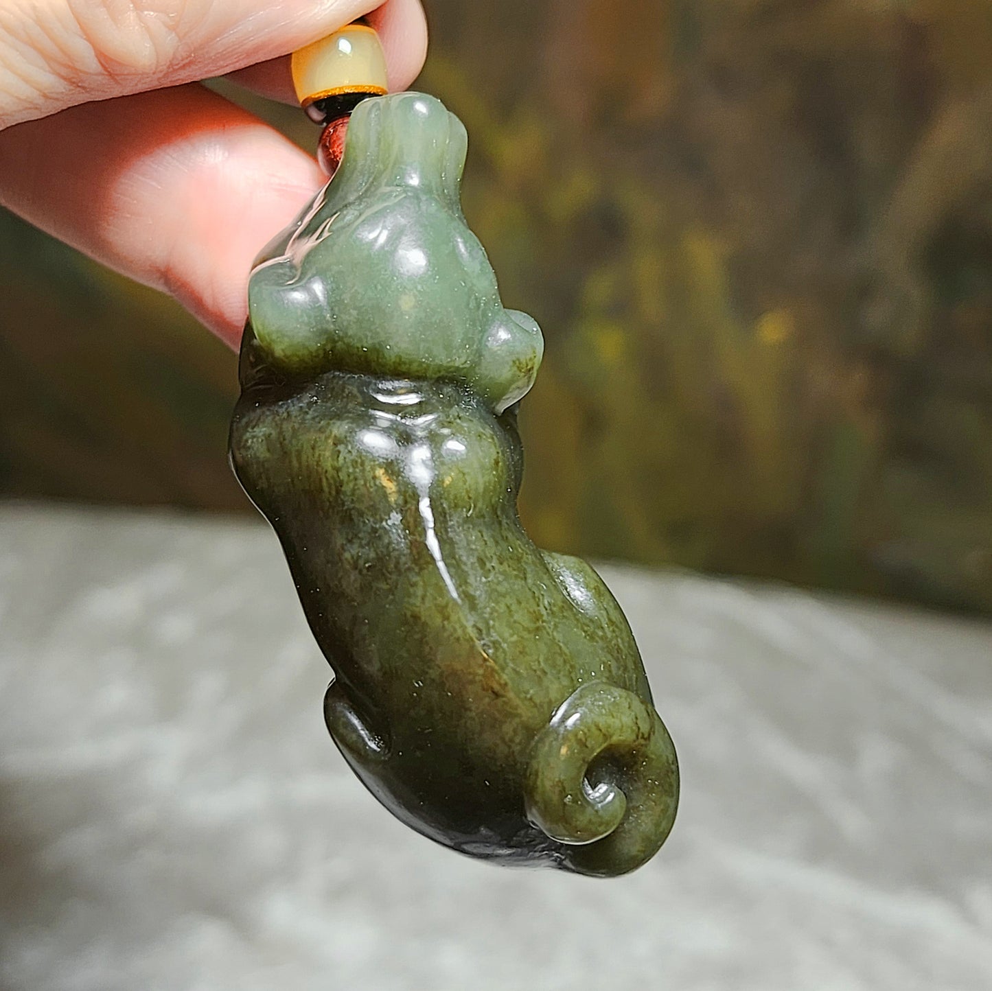 Premium Nephrite light green caramel brown Lucky Dog pendant (with certificate) 优质和田玉且末糖青白立体旺财小狗吊坠(带证书)