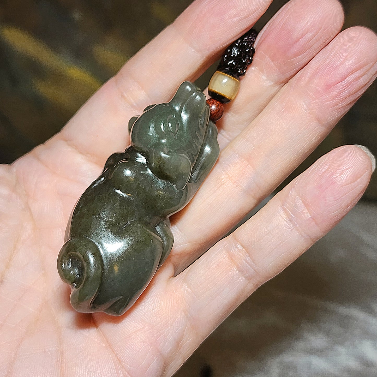 Premium Nephrite light green caramel brown Lucky Dog pendant (with certificate) 优质和田玉且末糖青白立体旺财小狗吊坠(带证书)