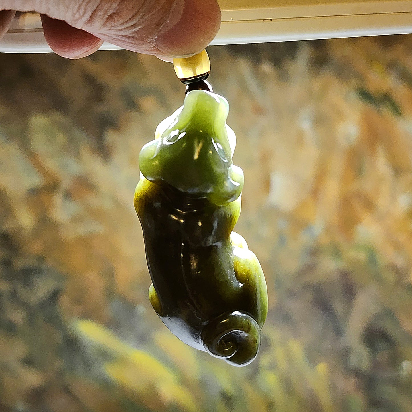 Premium Nephrite light green caramel brown Lucky Dog pendant (with certificate) 优质和田玉且末糖青白立体旺财小狗吊坠(带证书)