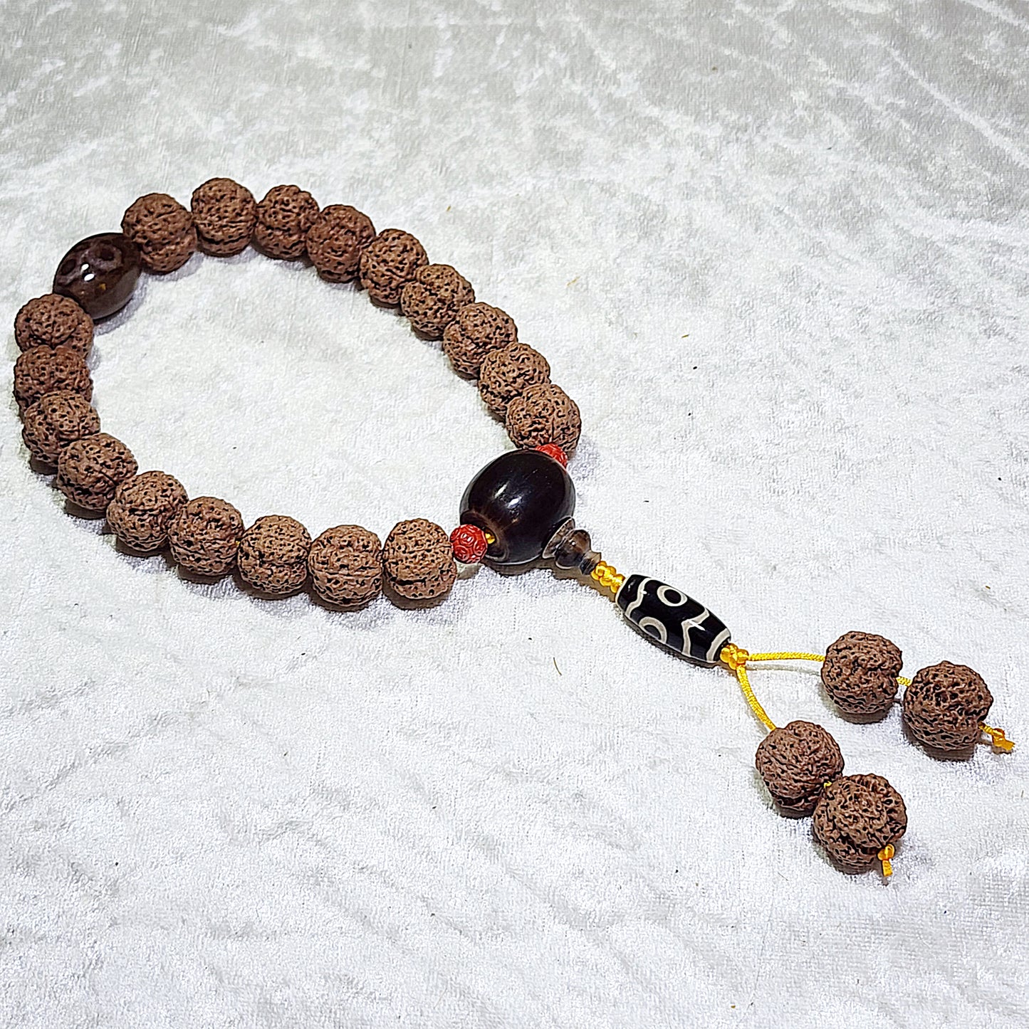 Gegegems rare XS Nepal large species Rudraksha "Panlong high back" Double Dragons 4 Mukhi with Tibetan Xang Xung red spots Lightning 5 Eyes Dzi Cinnabar carved coins 3 Eyes Dzi 18 beads mala handheld 罕见小尺寸尼泊尔四瓣大金刚菩提双龙高脊盘龙配象雄满朱砂闪电五眼达洛天珠帝皇砂古钱珠三眼天珠藏式三通十八子手持