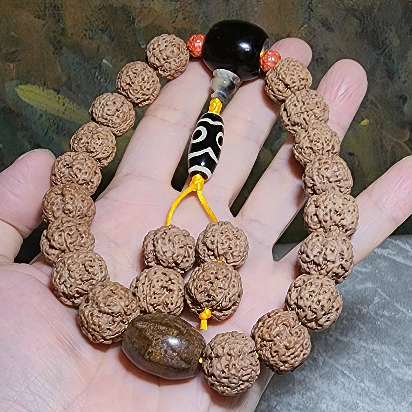 Gegegems rare XS Nepal large species Rudraksha "Panlong high back" Double Dragons 4 Mukhi with Tibetan Xang Xung red spots Lightning 5 Eyes Dzi Cinnabar carved coins 3 Eyes Dzi 18 beads mala handheld 罕见小尺寸尼泊尔四瓣大金刚菩提双龙高脊盘龙配象雄满朱砂闪电五眼达洛天珠帝皇砂古钱珠三眼天珠藏式三通十八子手持