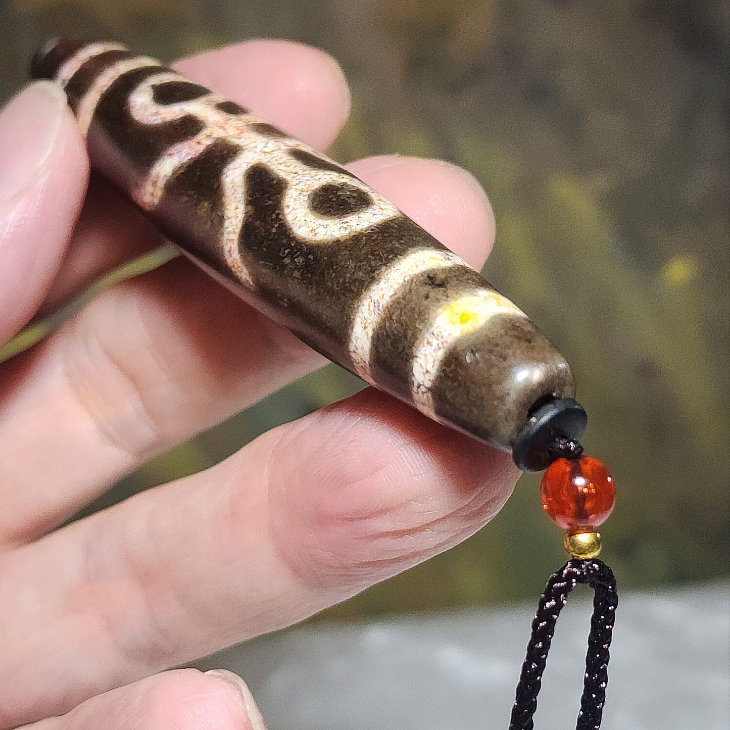 Rare 8cm Aged Tibetan Xang Xung special totem One Eye Two Benefactor Saviors Dzi pendant with red spots (with certificate) 藏传老矿满朱砂特殊图腾一眼双贵人天珠(带证书)