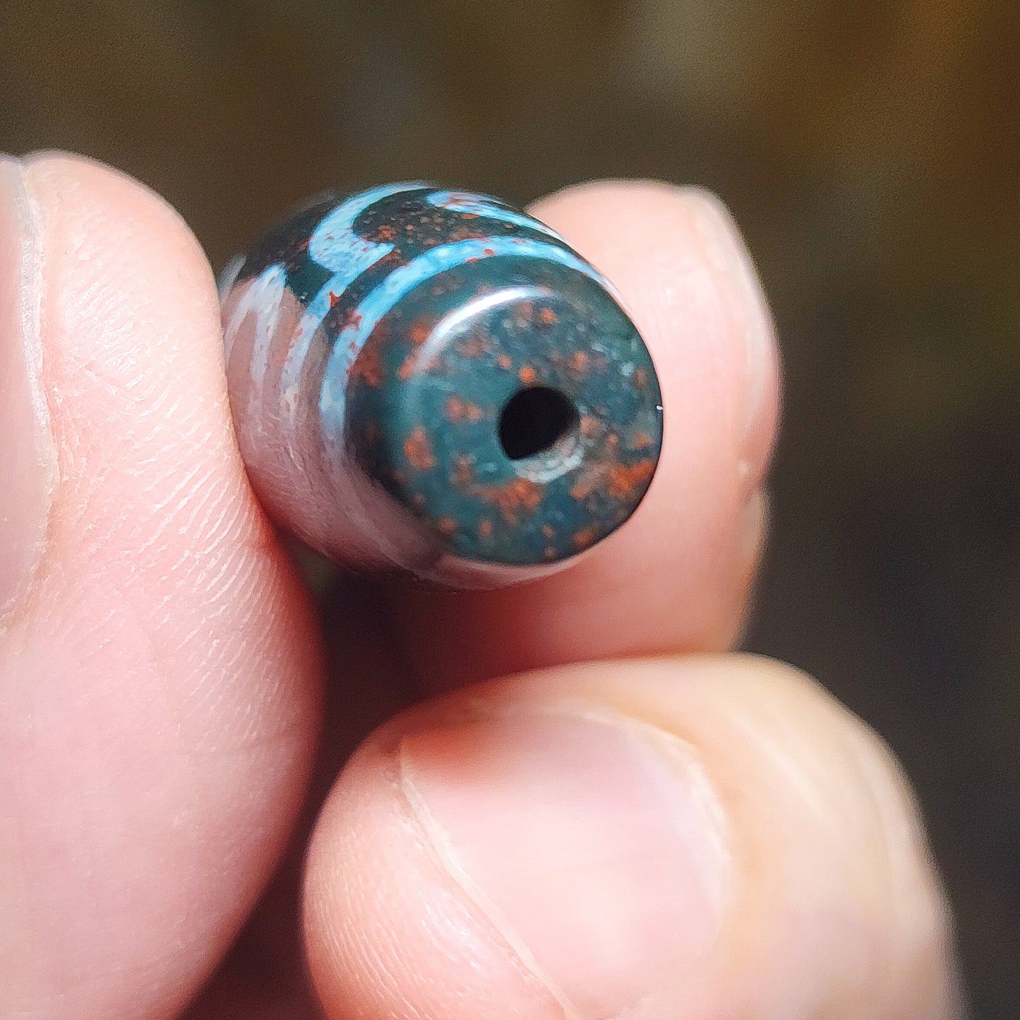 29.6mm Aged Tibetan Zhang Zhung 7 Eyes Dzi pendant with red spots (with certificate) 小尺寸藏传老矿象雄满朱砂七眼天珠(带证书)