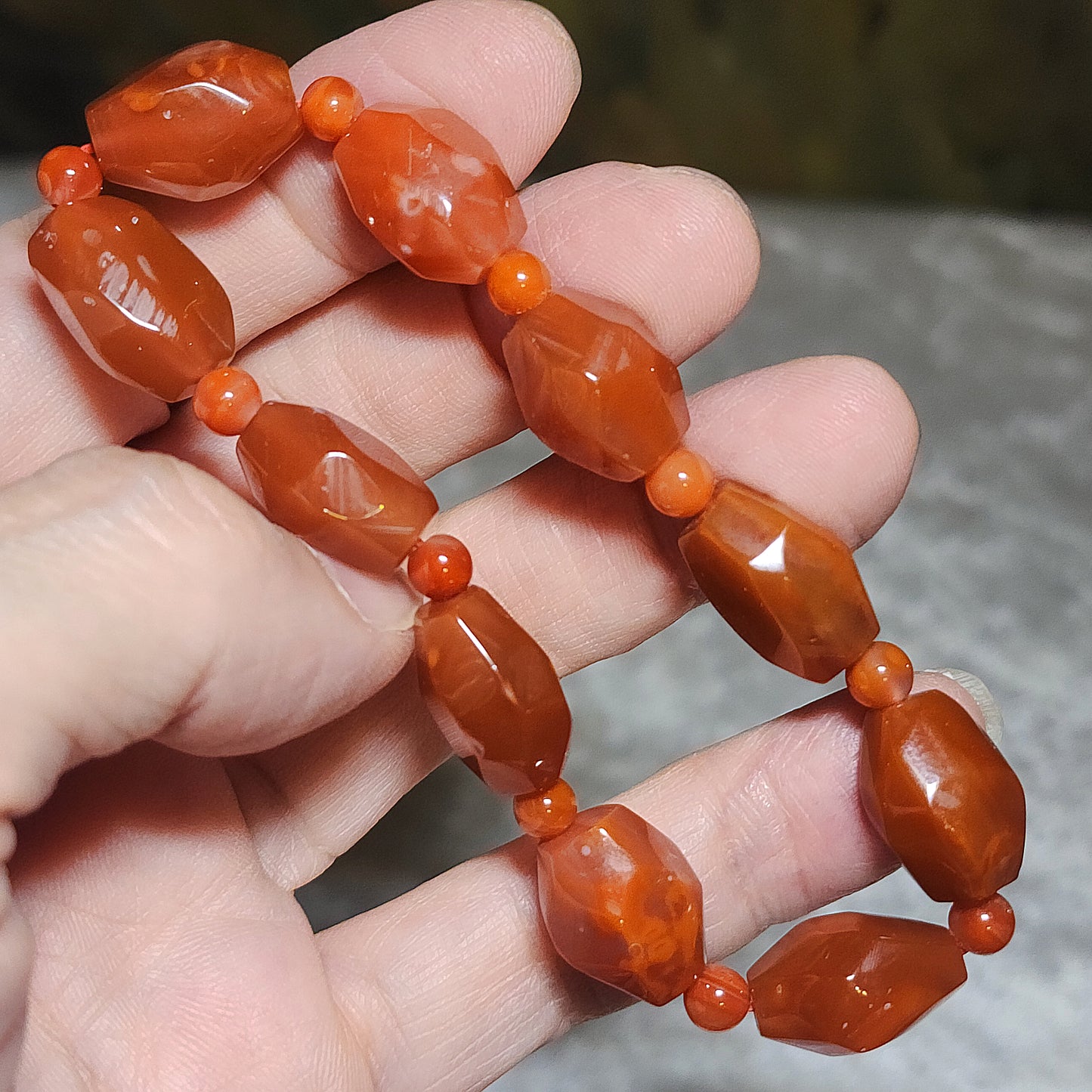 Premium Sichuan Jiukou Nan Hong persimmon red freeform faceted bracelet (with certificate) 精品川料九口南红柿子红随形切面手链(带证书)
