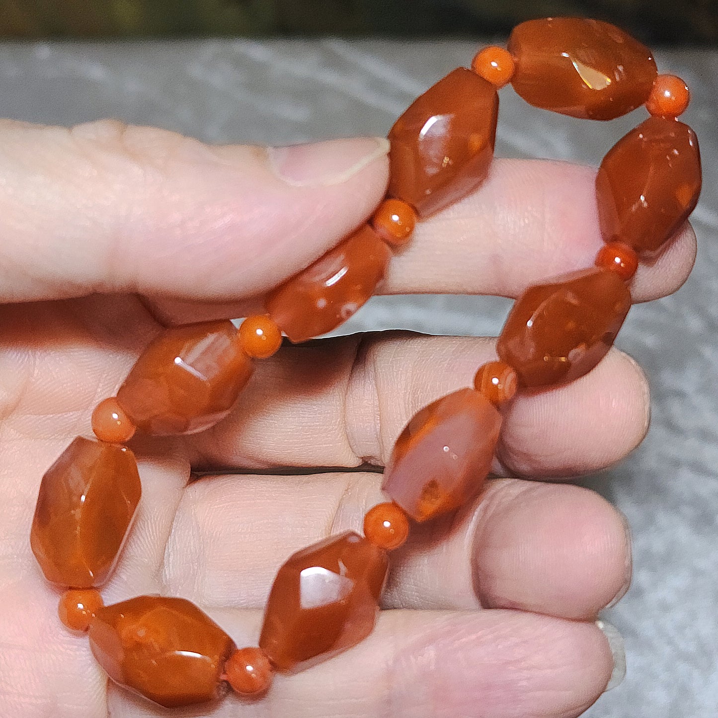 Premium Sichuan Jiukou Nan Hong persimmon red freeform faceted bracelet (with certificate) 精品川料九口南红柿子红随形切面手链(带证书)