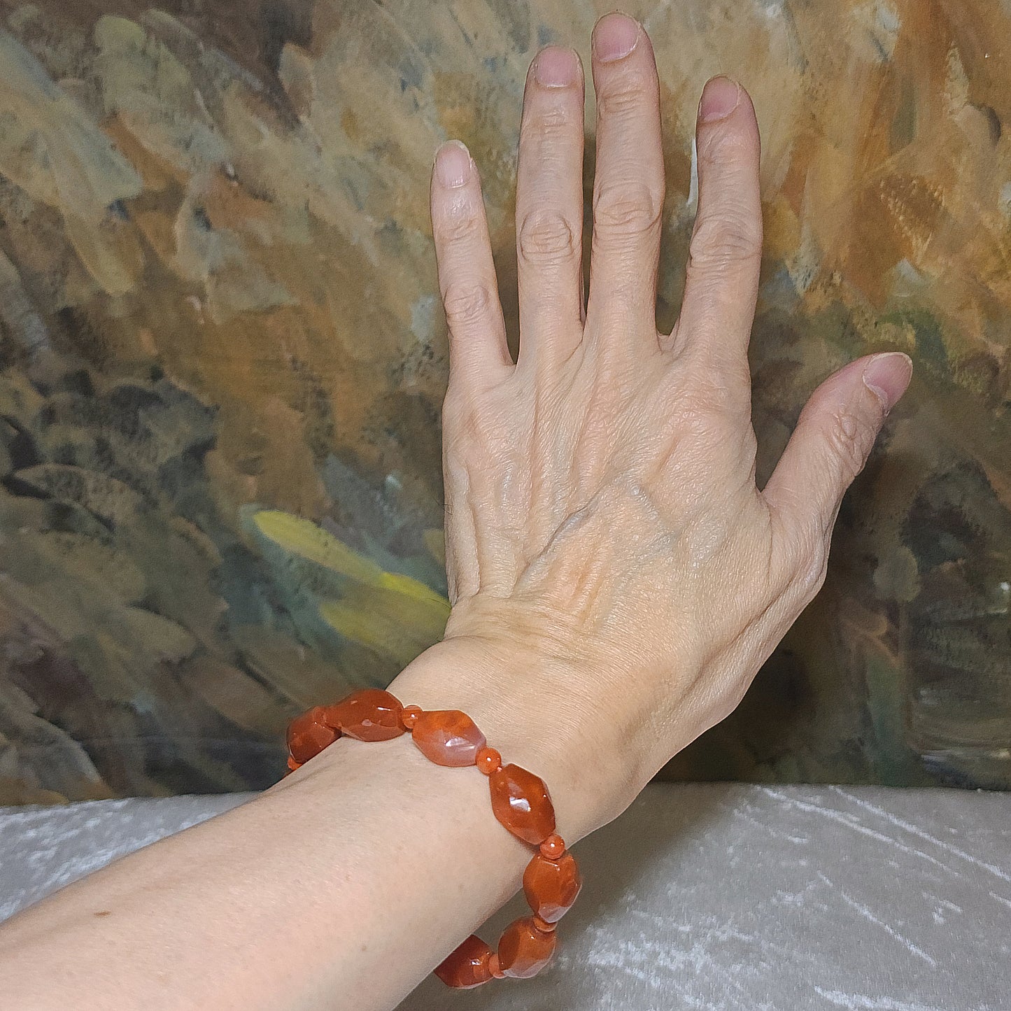 Premium Sichuan Jiukou Nan Hong persimmon red freeform faceted bracelet (with certificate) 精品川料九口南红柿子红随形切面手链(带证书)