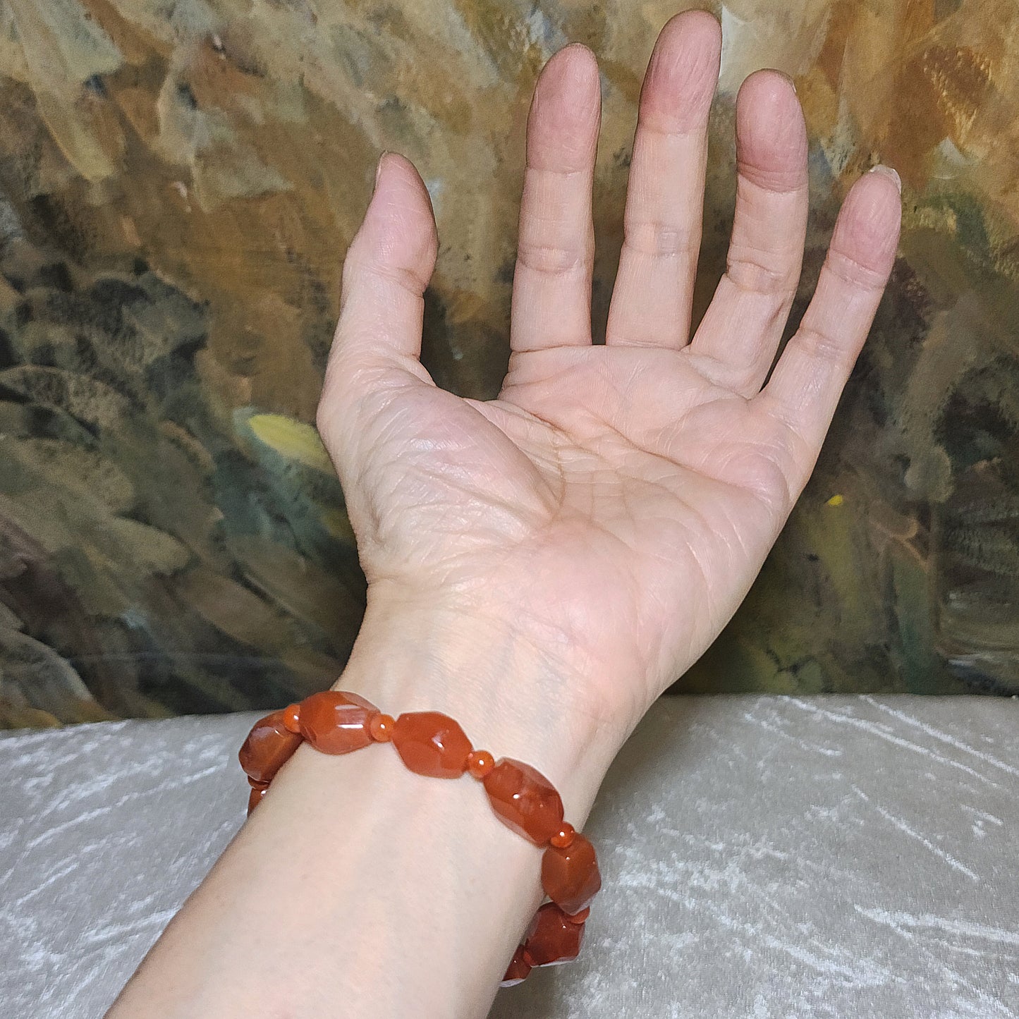 Premium Sichuan Jiukou Nan Hong persimmon red freeform faceted bracelet (with certificate) 精品川料九口南红柿子红随形切面手链(带证书)