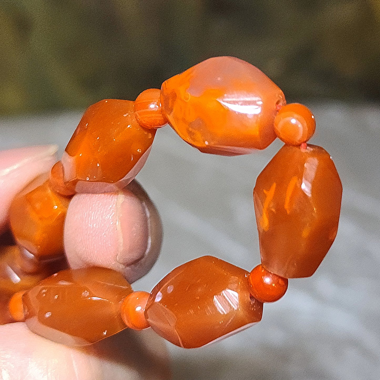 Premium Sichuan Jiukou Nan Hong persimmon red freeform faceted bracelet (with certificate) 精品川料九口南红柿子红随形切面手链(带证书)