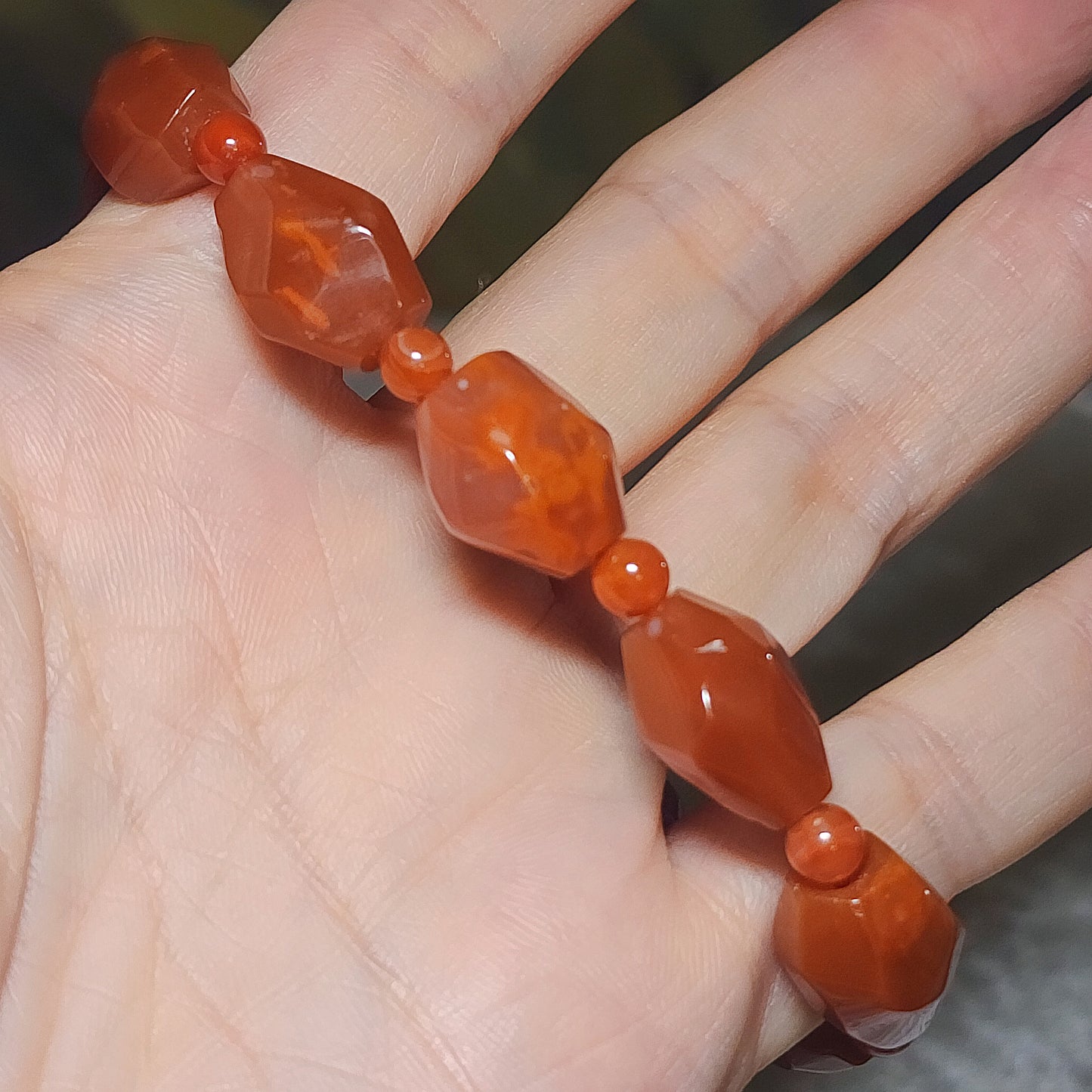 Premium Sichuan Jiukou Nan Hong persimmon red freeform faceted bracelet (with certificate) 精品川料九口南红柿子红随形切面手链(带证书)