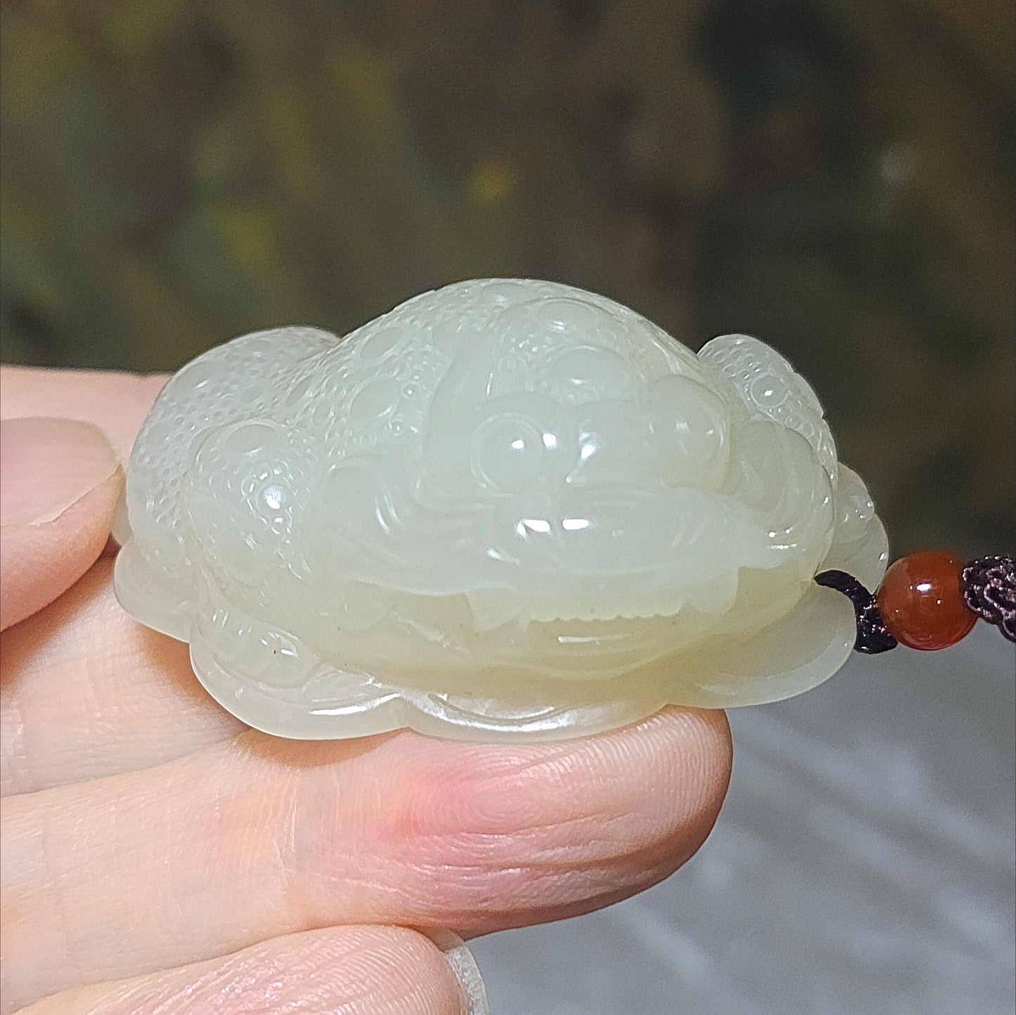 Premium Nephrite 3 Legged Toad on Copper Coins Jade pendant (with certificate) 优质和田玉淡青白暖白三脚蟾蜍铜钱吊坠(带证书)