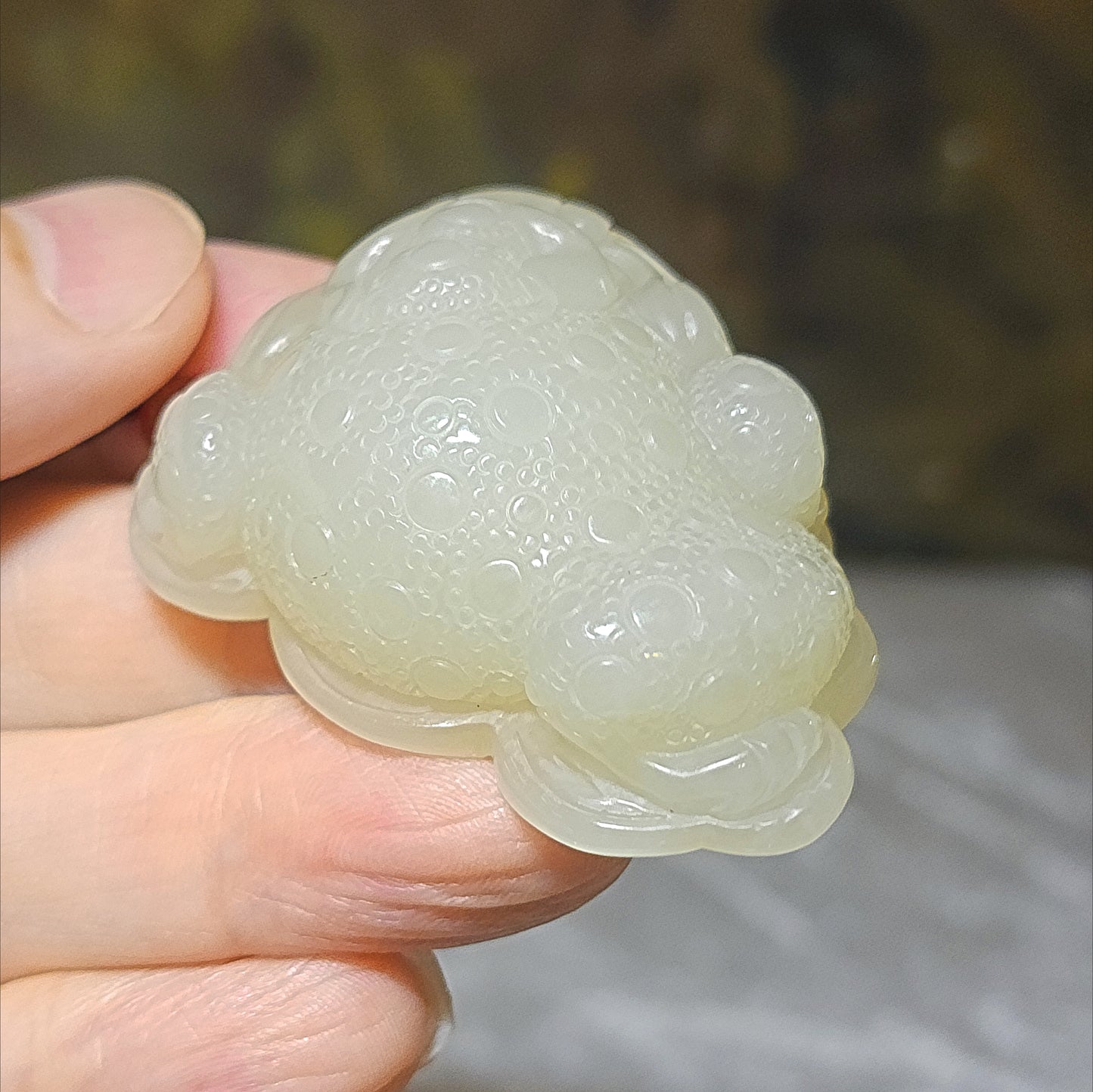Premium Nephrite 3 Legged Toad on Copper Coins Jade pendant (with certificate) 优质和田玉淡青白暖白三脚蟾蜍铜钱吊坠(带证书)