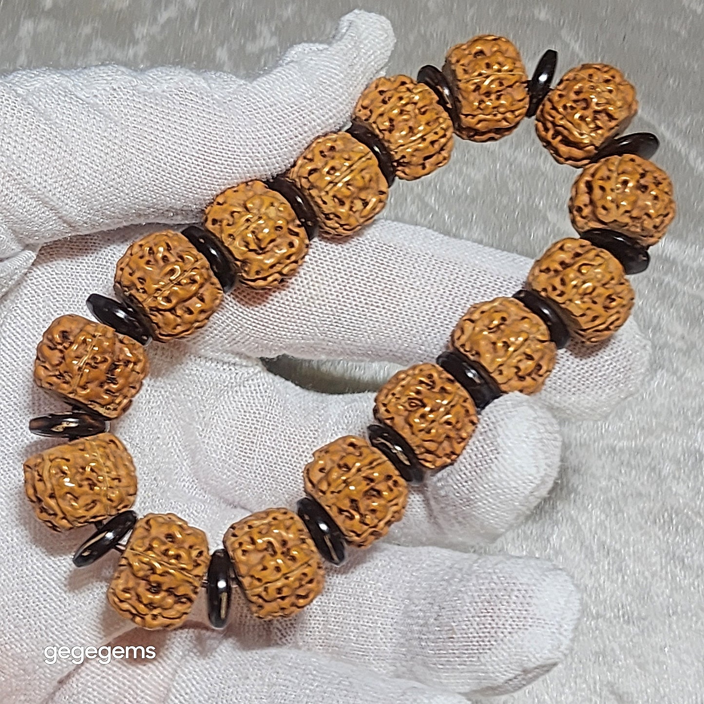 Gegegems premium 14mm Small Species Rudraksha "First Generation Pan Long (Coiling Dragon)" Tibetan cut with 10mm natural coconut shell spacers bracelet 精品大尺寸藏切一代盘龙小金刚菩提子配天然椰壳隔片手链