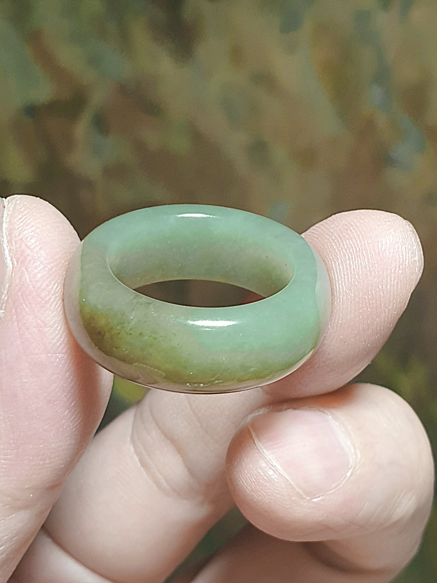 19.6mm Premium Nephrite greenish caramel brownish two tones Jade ring (with certificate) 19.6毫米和田玉且末糖青白双色戒指(带证书)