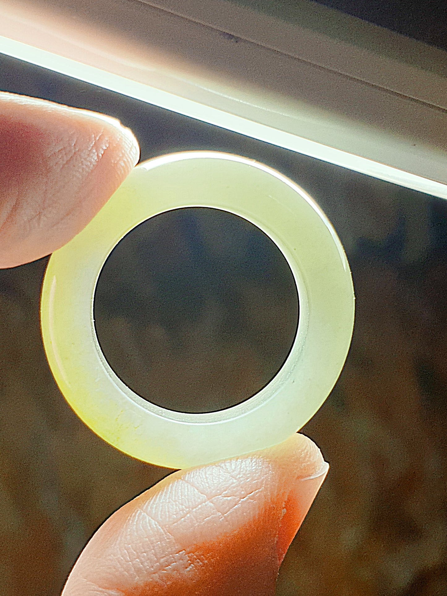 19.6mm Premium Nephrite greenish caramel brownish two tones Jade ring (with certificate) 19.6毫米和田玉且末糖青白双色戒指(带证书)