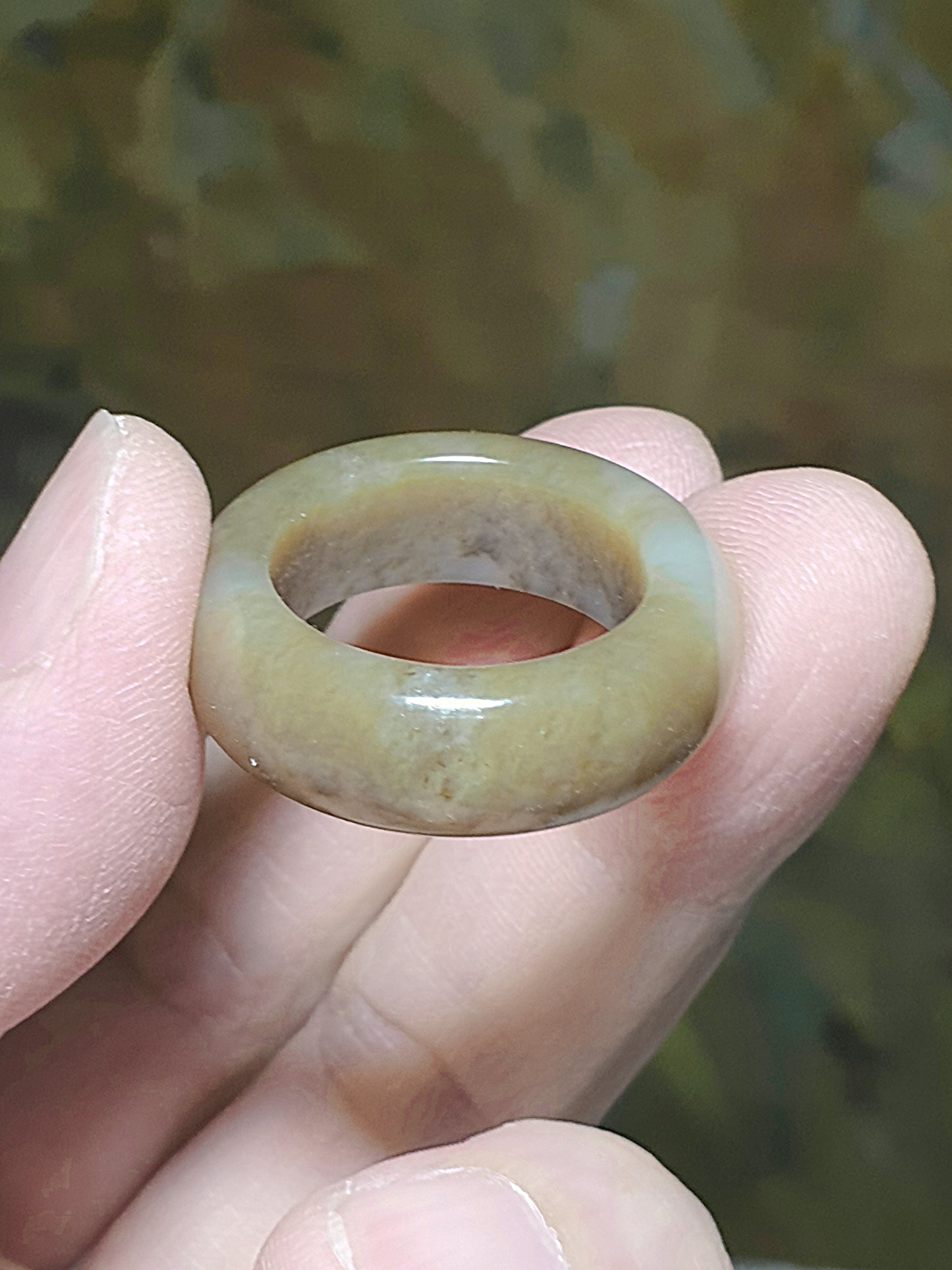 19.5mm Premium Nephrite caramel brownish whitish Jade ring (with certificate) 19.5毫米和田玉且末糖白戒指(带证书)