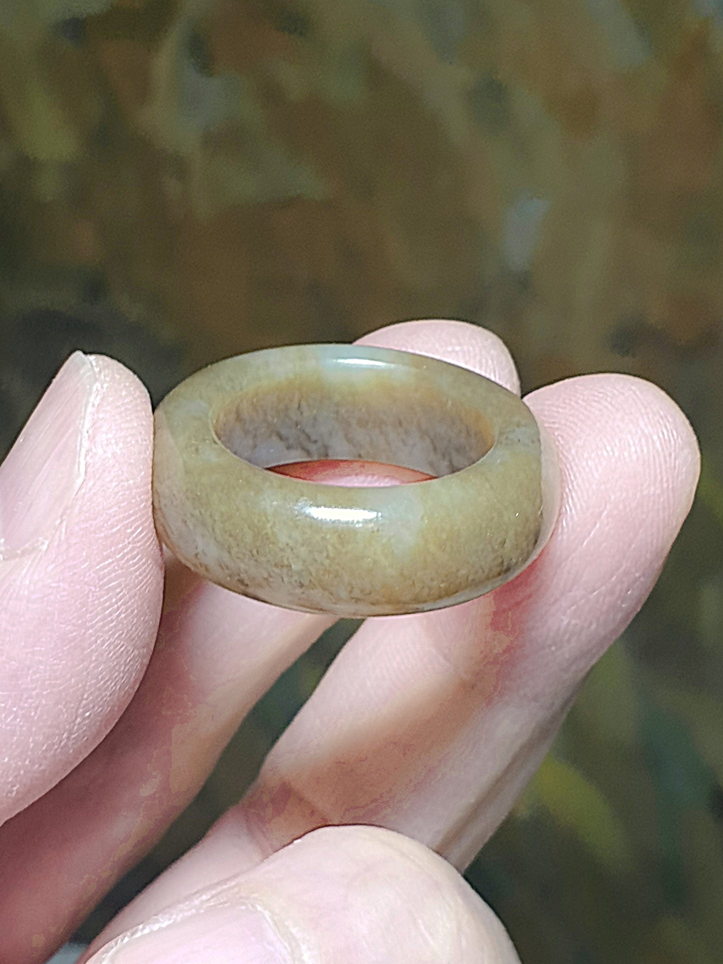 19.5mm Premium Nephrite caramel brownish whitish Jade ring (with certificate) 19.5毫米和田玉且末糖白戒指(带证书)