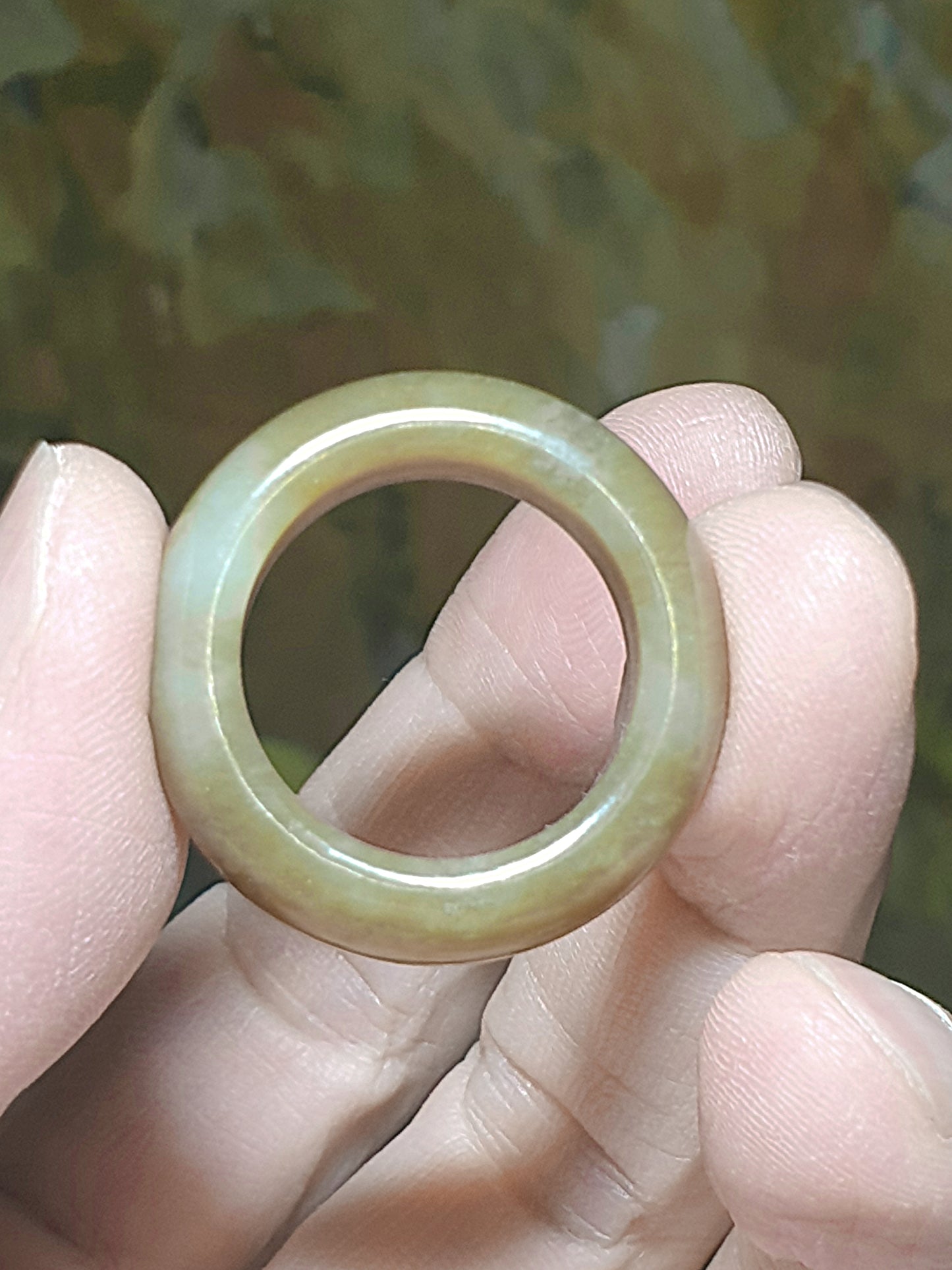 19.5mm Premium Nephrite caramel brownish whitish Jade ring (with certificate) 19.5毫米和田玉且末糖白戒指(带证书)