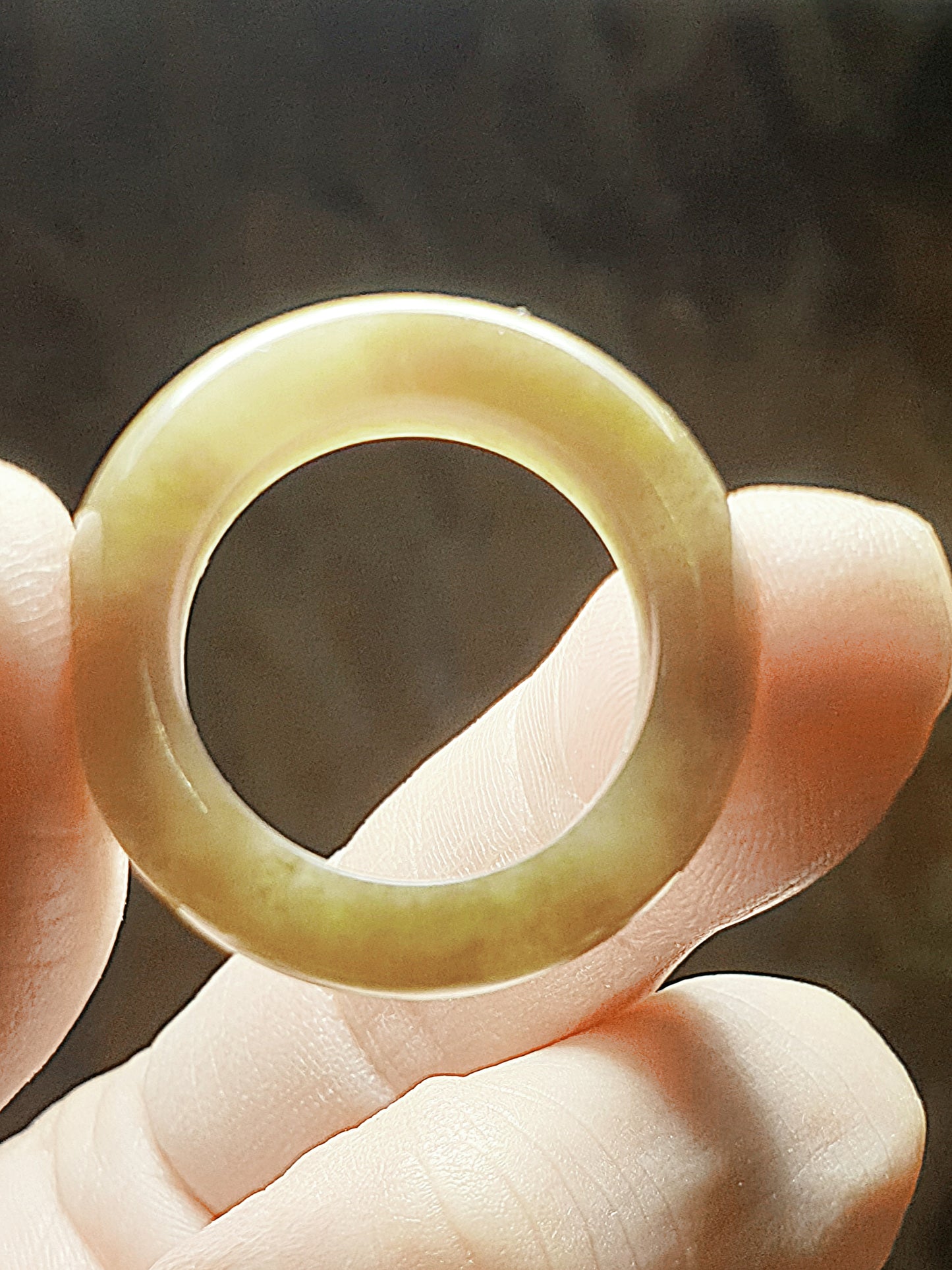 19.5mm Premium Nephrite caramel brownish whitish Jade ring (with certificate) 19.5毫米和田玉且末糖白戒指(带证书)