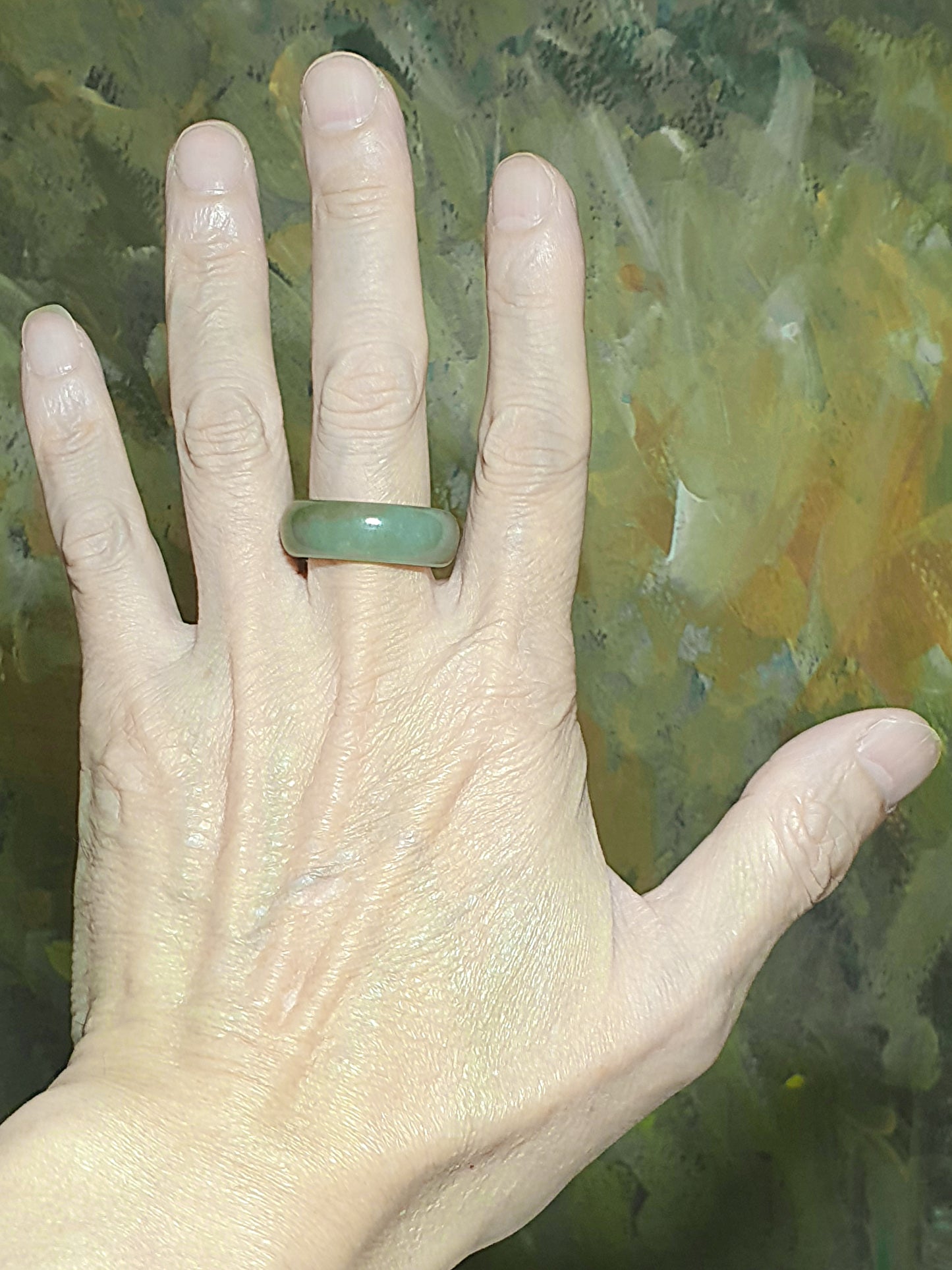 19.6mm Premium Nephrite greenish with a bit of caramel brownish Jade ring (with certificate) 19.6毫米和田玉且末青白帶小许糖戒指(带证书)