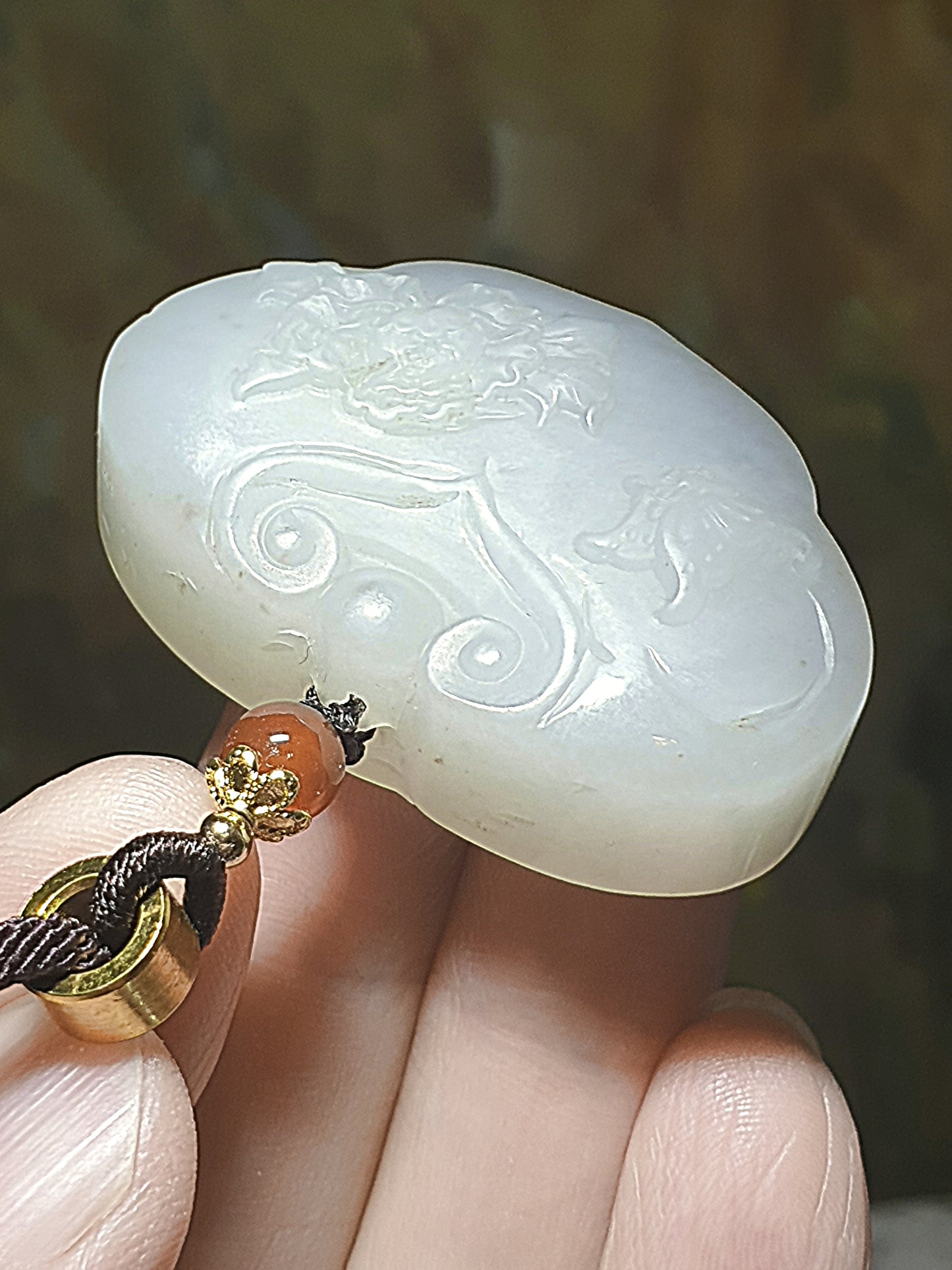 Premium Nephrite light smoky grey Butterfly & Peony Ruyi Jade pendant/handheld (with certificate) 和田玉淡烟灰蝴蝶牡丹花(蝶恋花花开富贵)如意吊坠/小手把(带证书)