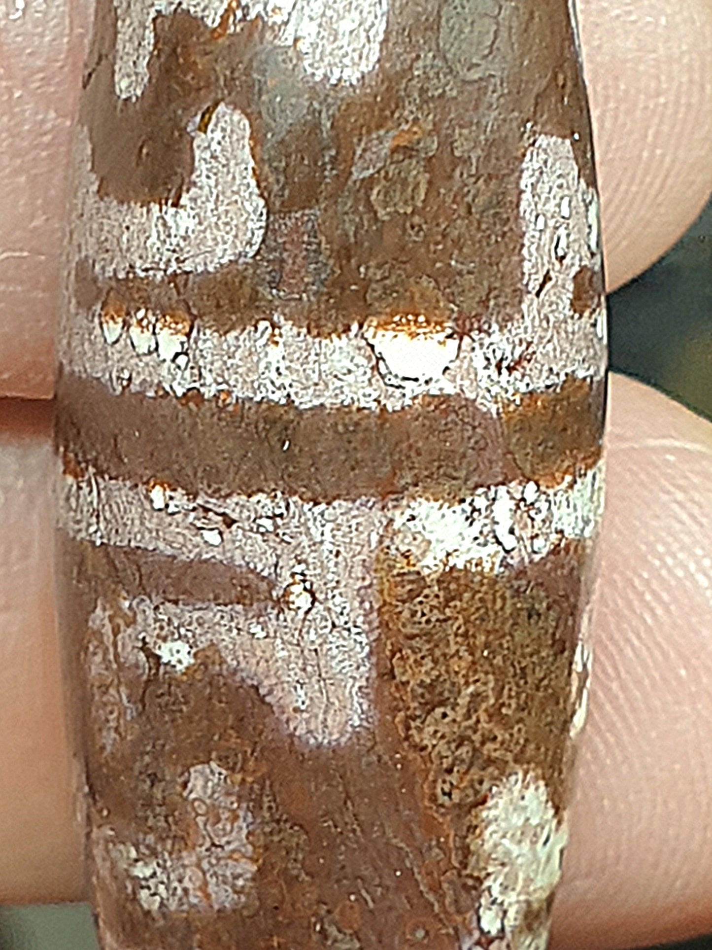 4cm Aged Tibetan Xang Xung (Zhang Zhung) Dharma Vajra Dzi with red spots and natural stone pattern (with certificate, necklace string) 4厘米西藏老矿象雄满细朱砂天然纹路莲师法器天珠(带证书 送项链绳)