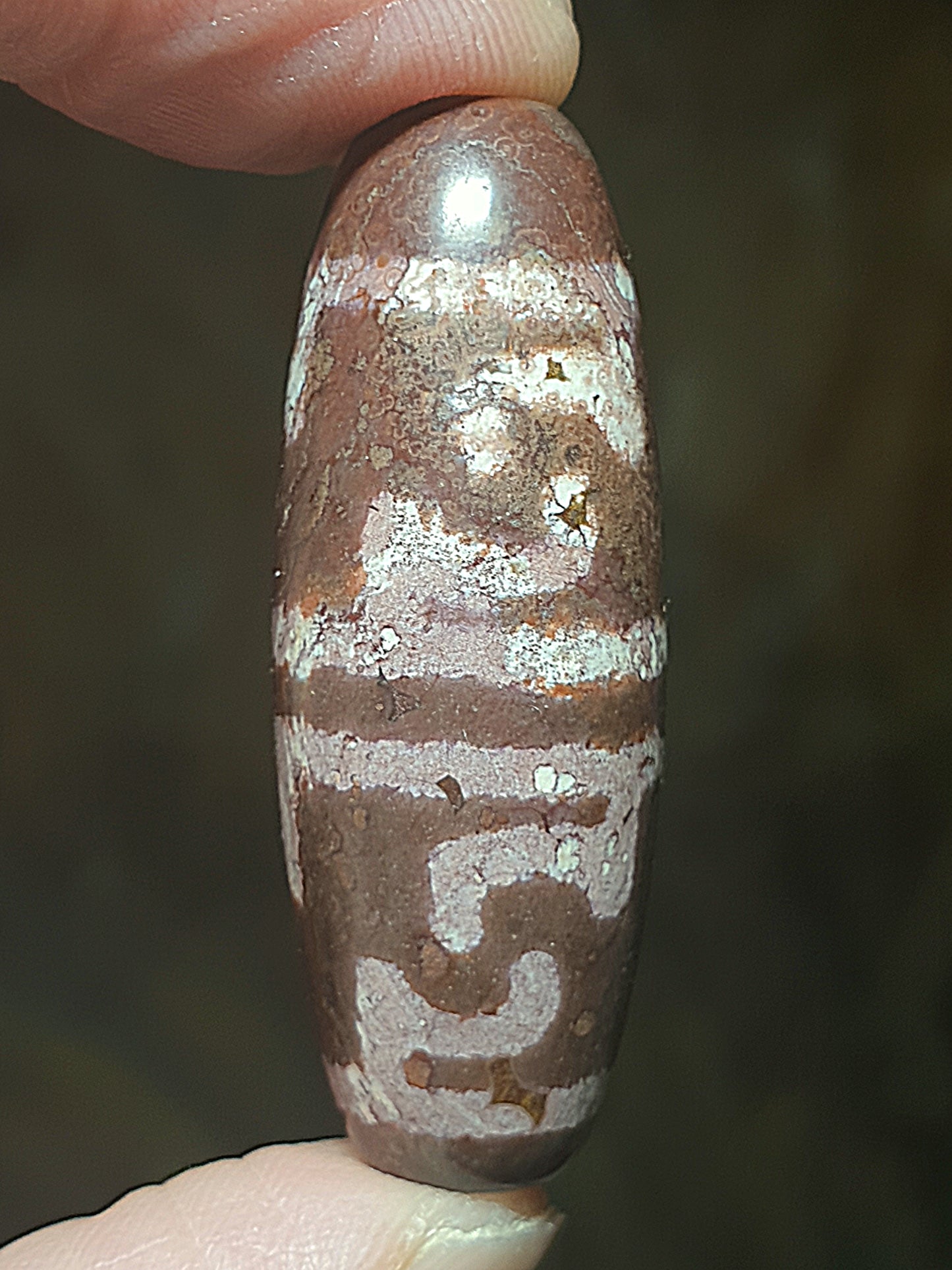 4cm Aged Tibetan Xang Xung (Zhang Zhung) Dharma Vajra Dzi with red spots and natural stone pattern (with certificate, necklace string) 4厘米西藏老矿象雄满细朱砂天然纹路莲师法器天珠(带证书 送项链绳)