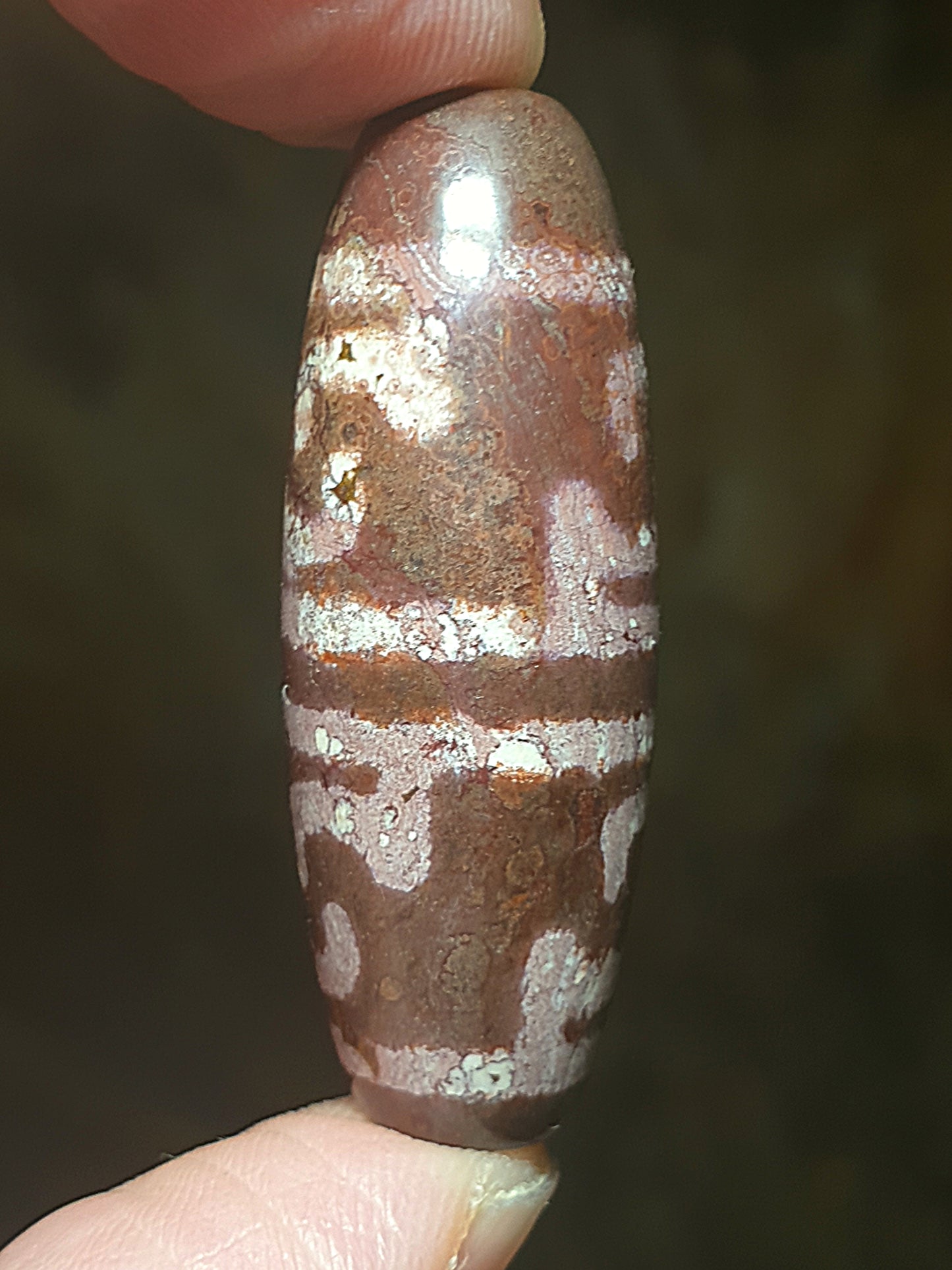 4cm Aged Tibetan Xang Xung (Zhang Zhung) Dharma Vajra Dzi with red spots and natural stone pattern (with certificate, necklace string) 4厘米西藏老矿象雄满细朱砂天然纹路莲师法器天珠(带证书 送项链绳)