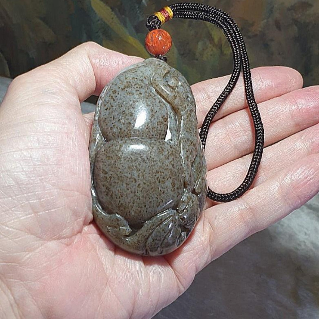 183 grams XL Premium Nephrite Jade hulu and bat handheld piece (with certificate)and Nan Hong Lotus bead 和田玉糖玉葫芦蝙蝠(褔禄)大手把件(带证书)配搭南红莲花珠