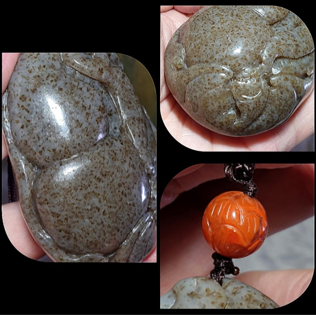 183 grams XL Premium Nephrite Jade hulu and bat handheld piece (with certificate)and Nan Hong Lotus bead 和田玉糖玉葫芦蝙蝠(褔禄)大手把件(带证书)配搭南红莲花珠