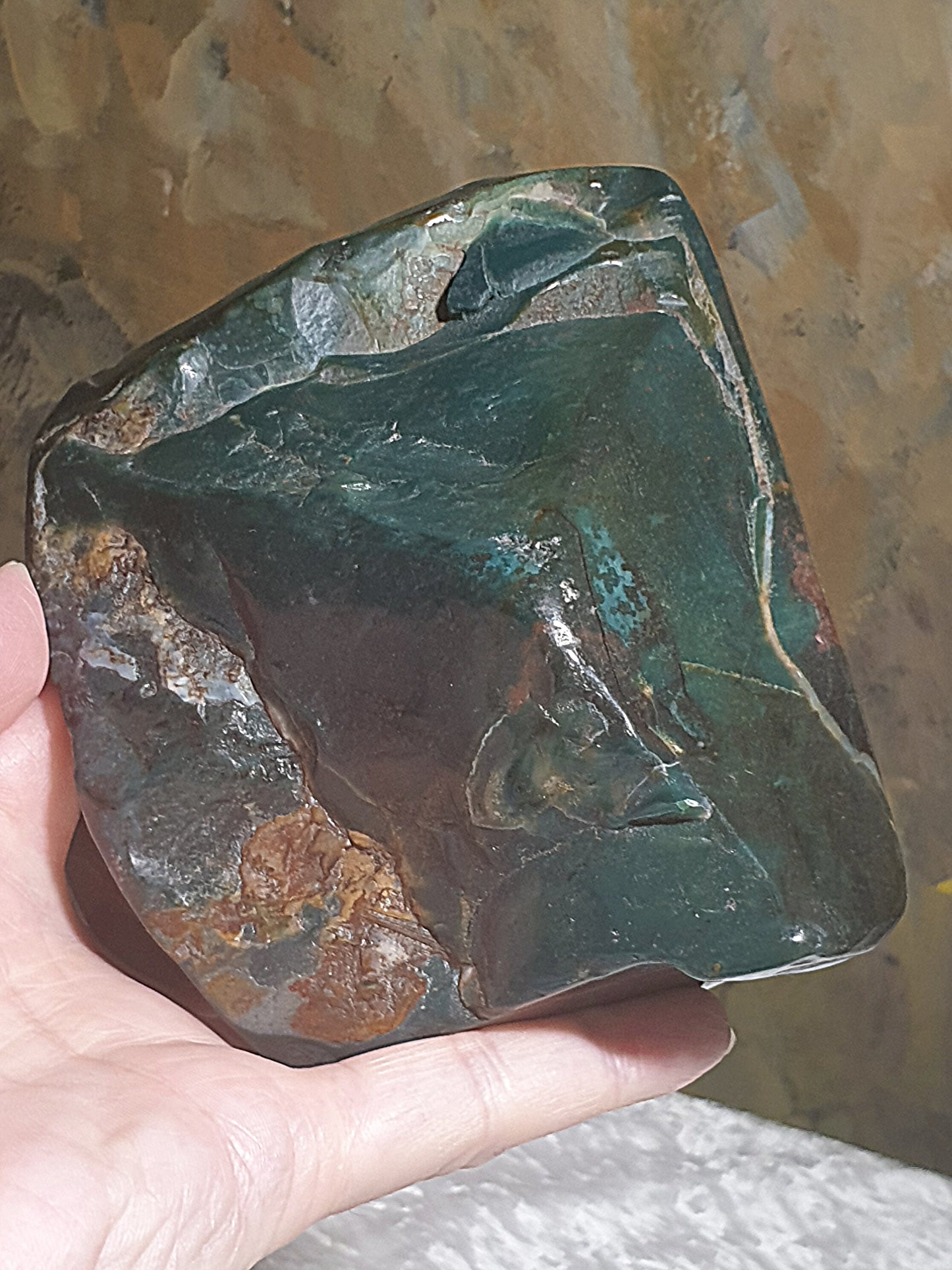 1,067 grams Large size aged Tibetan Xang Xung (Zhang Zhung) reddish brownish bluish greenish "Tortoise Shell" 9-Eye Dzi display/handheld piece with lots of red spots (with certificate) 1,067克大号西藏老矿象雄满朱砂天然褐红蓝绿龟背九眼天珠摆件/手把件(带证书)