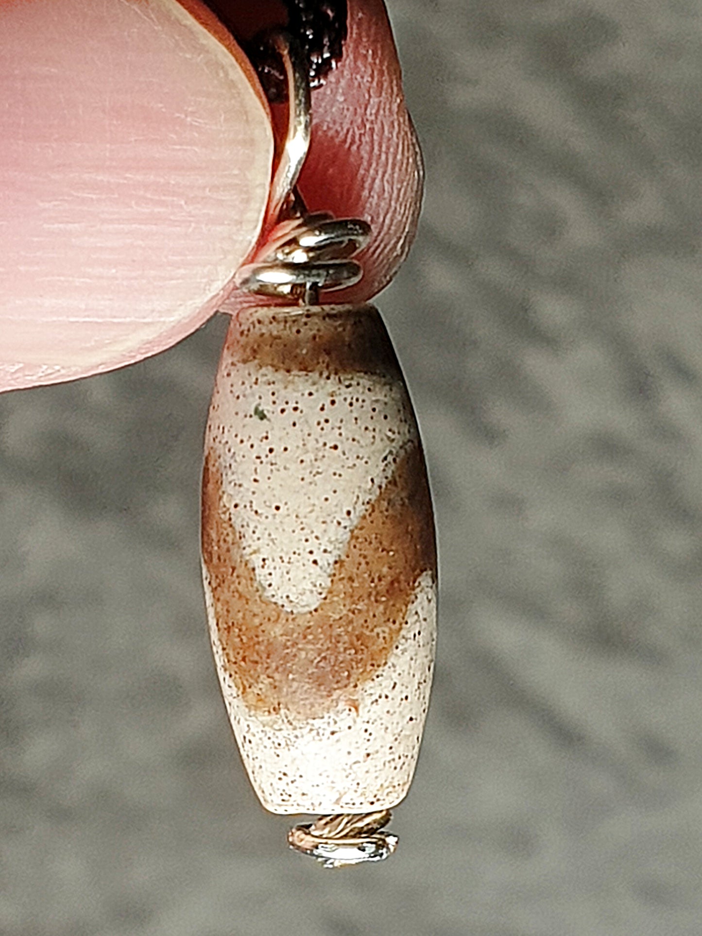 19mm small size aged Tibetan Xang Xung (Zhang Zhung) "Huya" totem Dzi with lots of tiny red spots wired pendant 19毫米小号西藏老矿象雄满朱砂虎牙天珠吊坠
