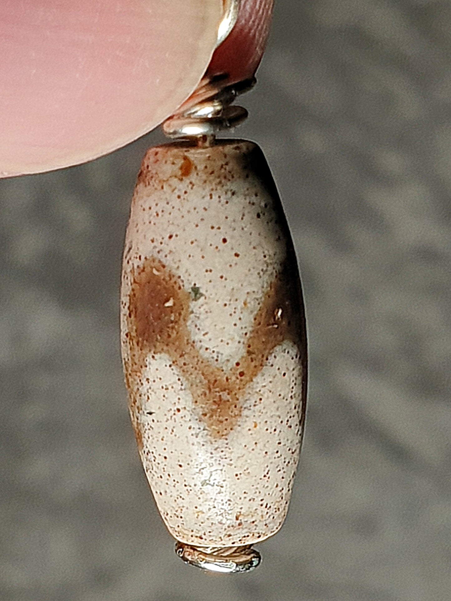 19mm small size aged Tibetan Xang Xung (Zhang Zhung) "Huya" totem Dzi with lots of tiny red spots wired pendant 19毫米小号西藏老矿象雄满朱砂虎牙天珠吊坠
