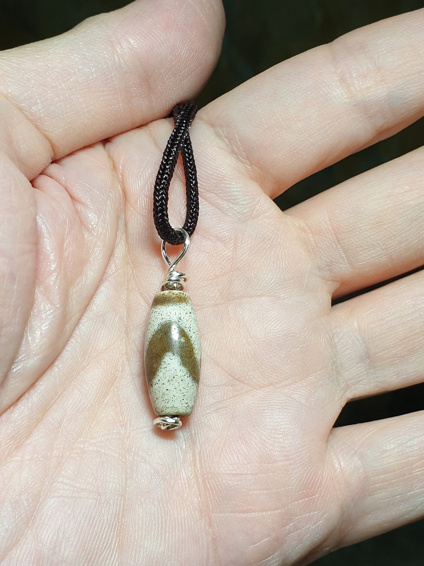 19mm small size aged Tibetan Xang Xung (Zhang Zhung) "Huya" totem Dzi with lots of tiny red spots wired pendant 19毫米小号西藏老矿象雄满朱砂虎牙天珠吊坠