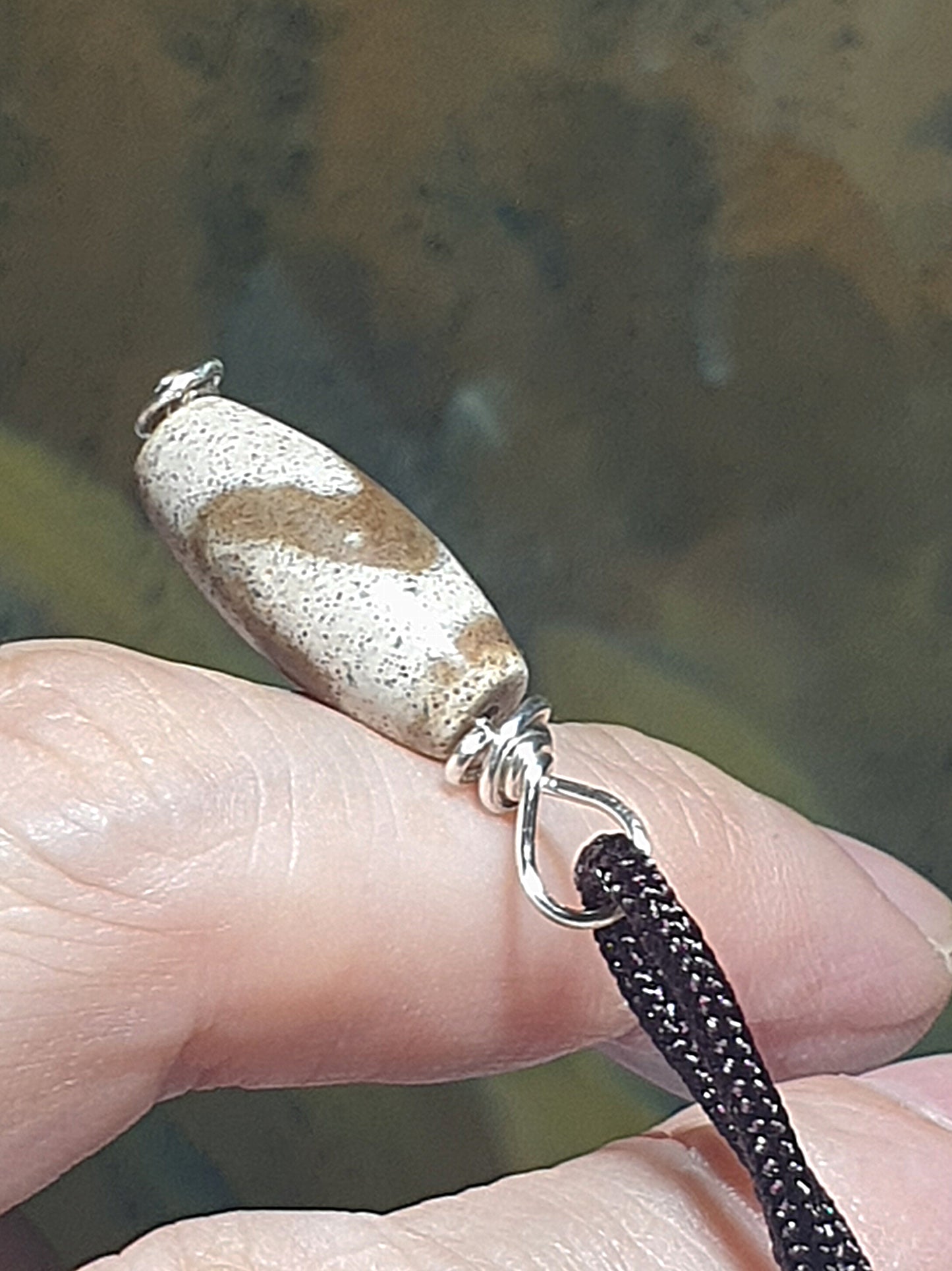 19mm small size aged Tibetan Xang Xung (Zhang Zhung) "Huya" totem Dzi with lots of tiny red spots wired pendant 19毫米小号西藏老矿象雄满朱砂虎牙天珠吊坠