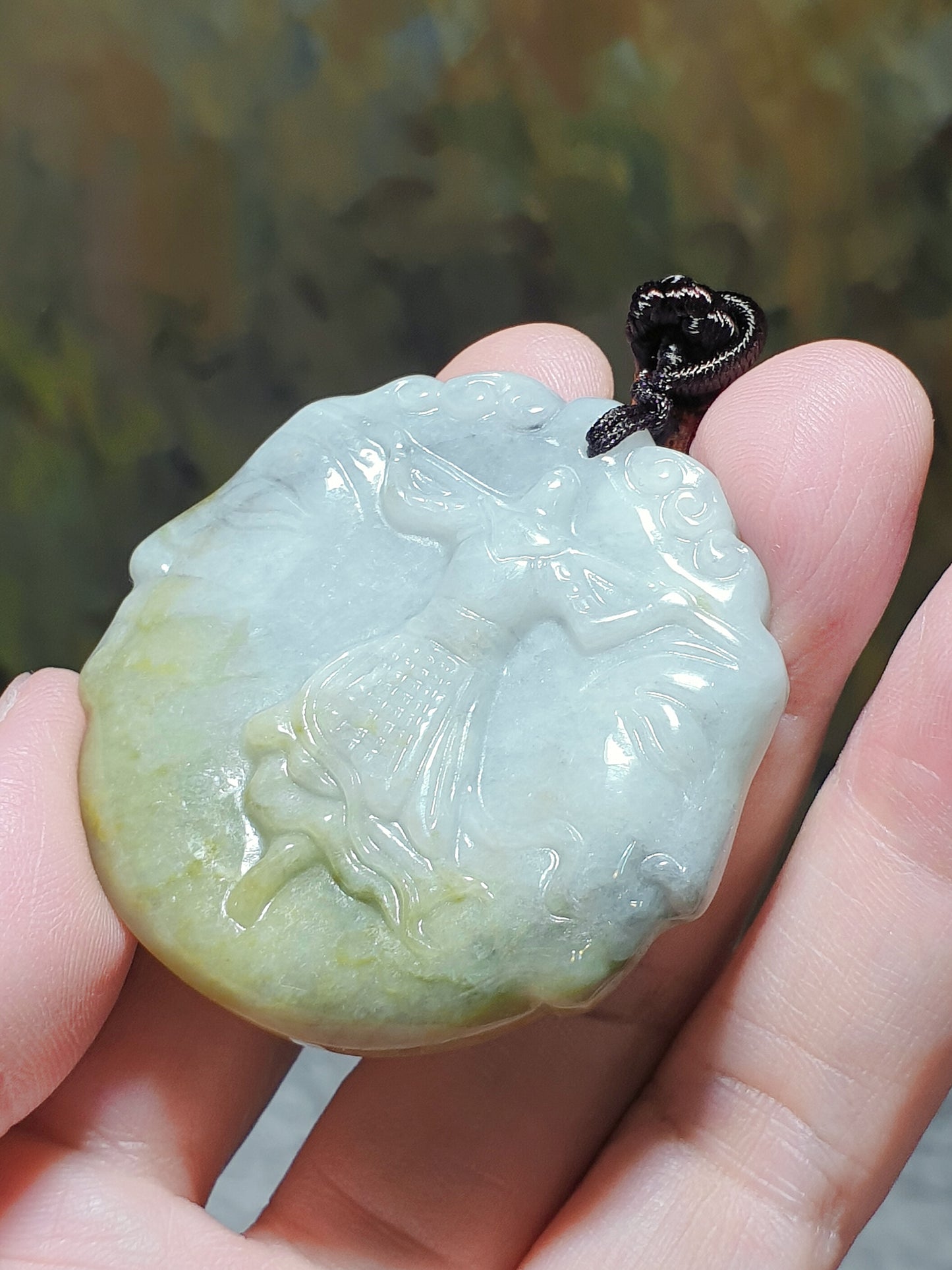 Type A Jadeite light greenish light yellowish & "black fowl" "Monkey King is back" ("Great Victory") pendant 翡翠淡绿黄翡乌鸡大胜(圣)归来吊坠(带证书) 美猴王到处, 谁与争锋。