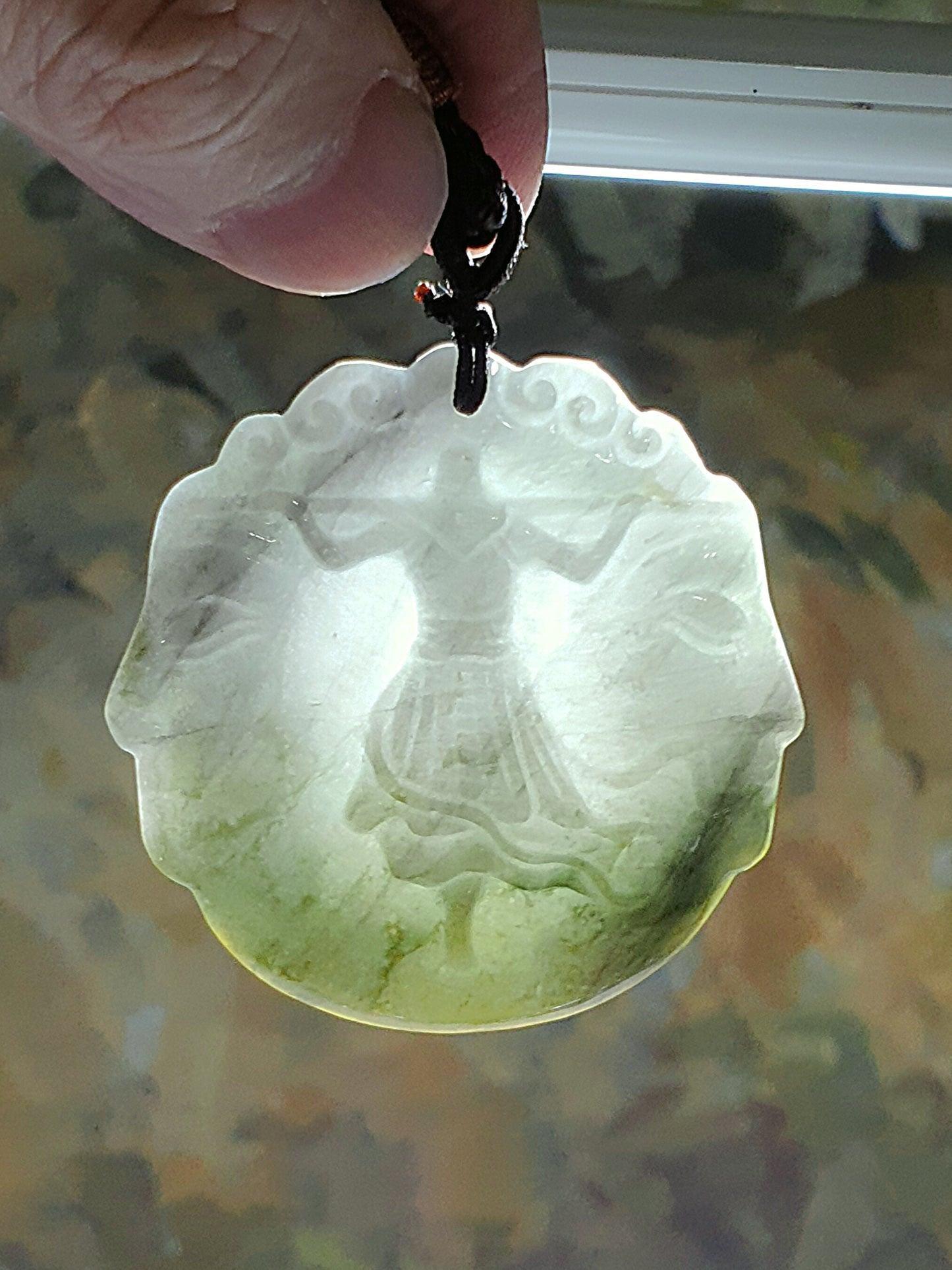 Type A Jadeite light greenish light yellowish & "black fowl" "Monkey King is back" ("Great Victory") pendant 翡翠淡绿黄翡乌鸡大胜(圣)归来吊坠(带证书) 美猴王到处, 谁与争锋。