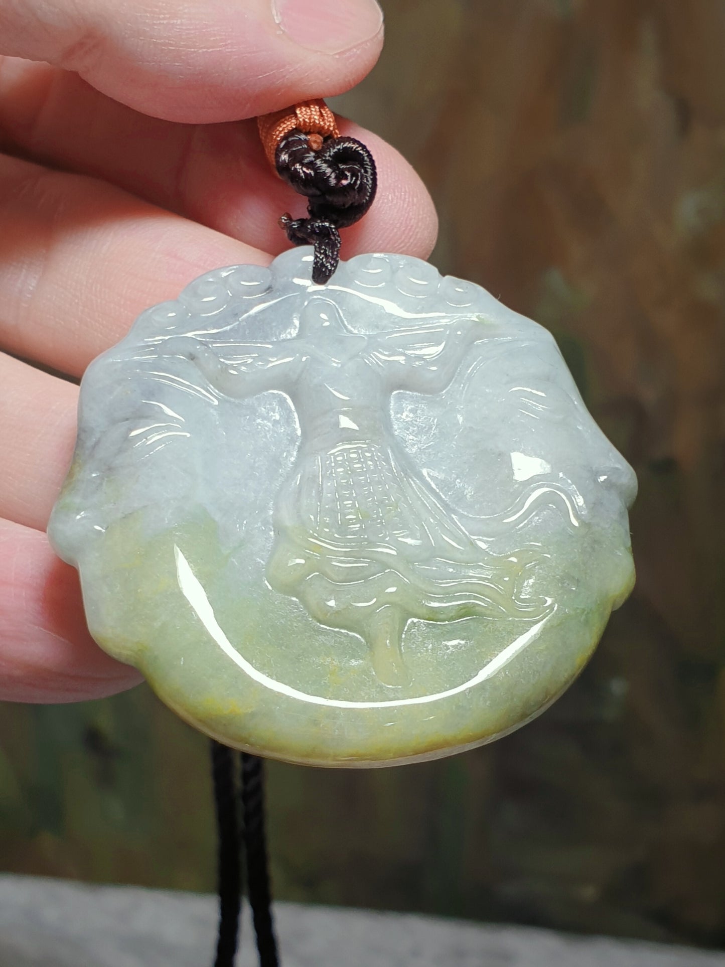 Type A Jadeite light greenish light yellowish & "black fowl" "Monkey King is back" ("Great Victory") pendant 翡翠淡绿黄翡乌鸡大胜(圣)归来吊坠(带证书) 美猴王到处, 谁与争锋。
