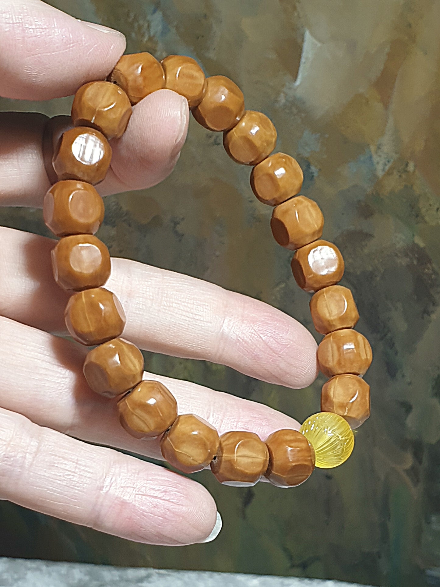 10mm+ "Monkey Head" Walnuts "red skin" carved cubes bracelet/handheld with a 11.5mm natural untreated Butterscotch Amber 10毫米+ 红皮猴头精工雕刻六方手链/手持配11.5毫米拉丝天然金黄蜜蜡