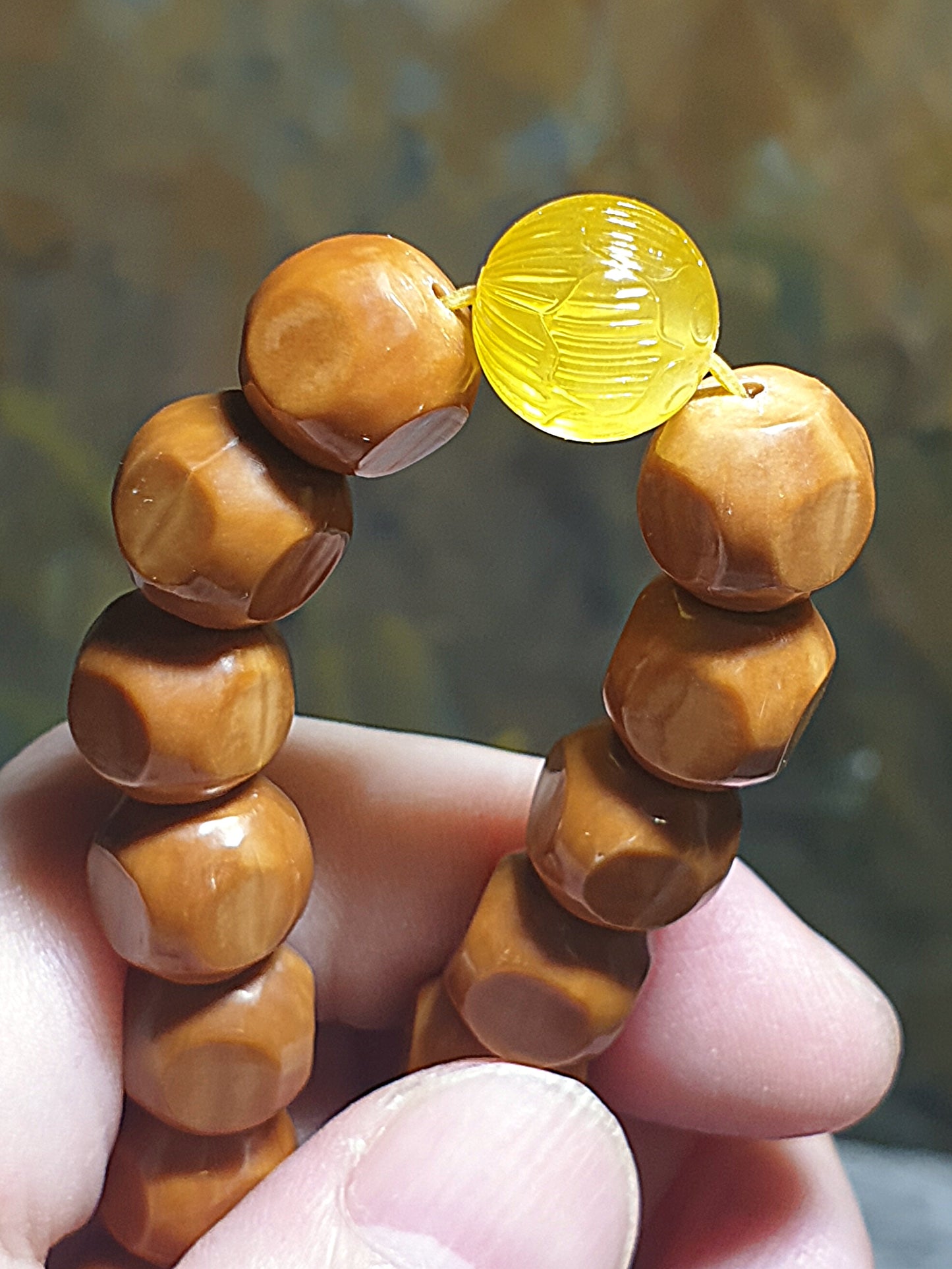10mm+ "Monkey Head" Walnuts "red skin" carved cubes bracelet/handheld with a 11.5mm natural untreated Butterscotch Amber 10毫米+ 红皮猴头精工雕刻六方手链/手持配11.5毫米拉丝天然金黄蜜蜡